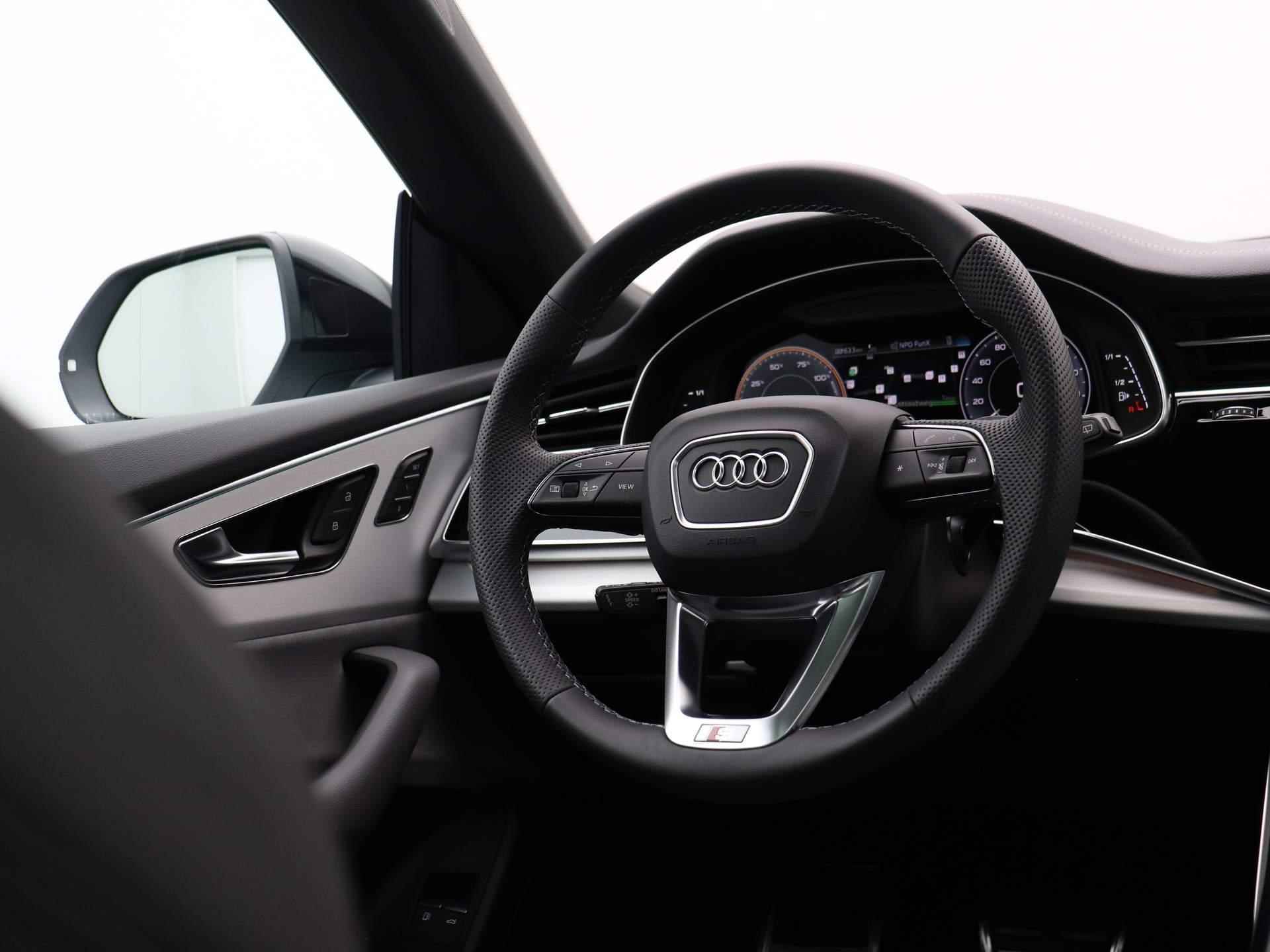 Audi Q8 60 TFSI e quattro Pro Line S Competition 462 PK | S-line | Automaat | Navigatie | 360 Camera | Panoramadak | Adaptive Cruise Control | Head-up display | Stoelverwarming | Virtual Cockpit | LED Matrix | Lichtmetalen velgen | Privacy glass | - 11/58