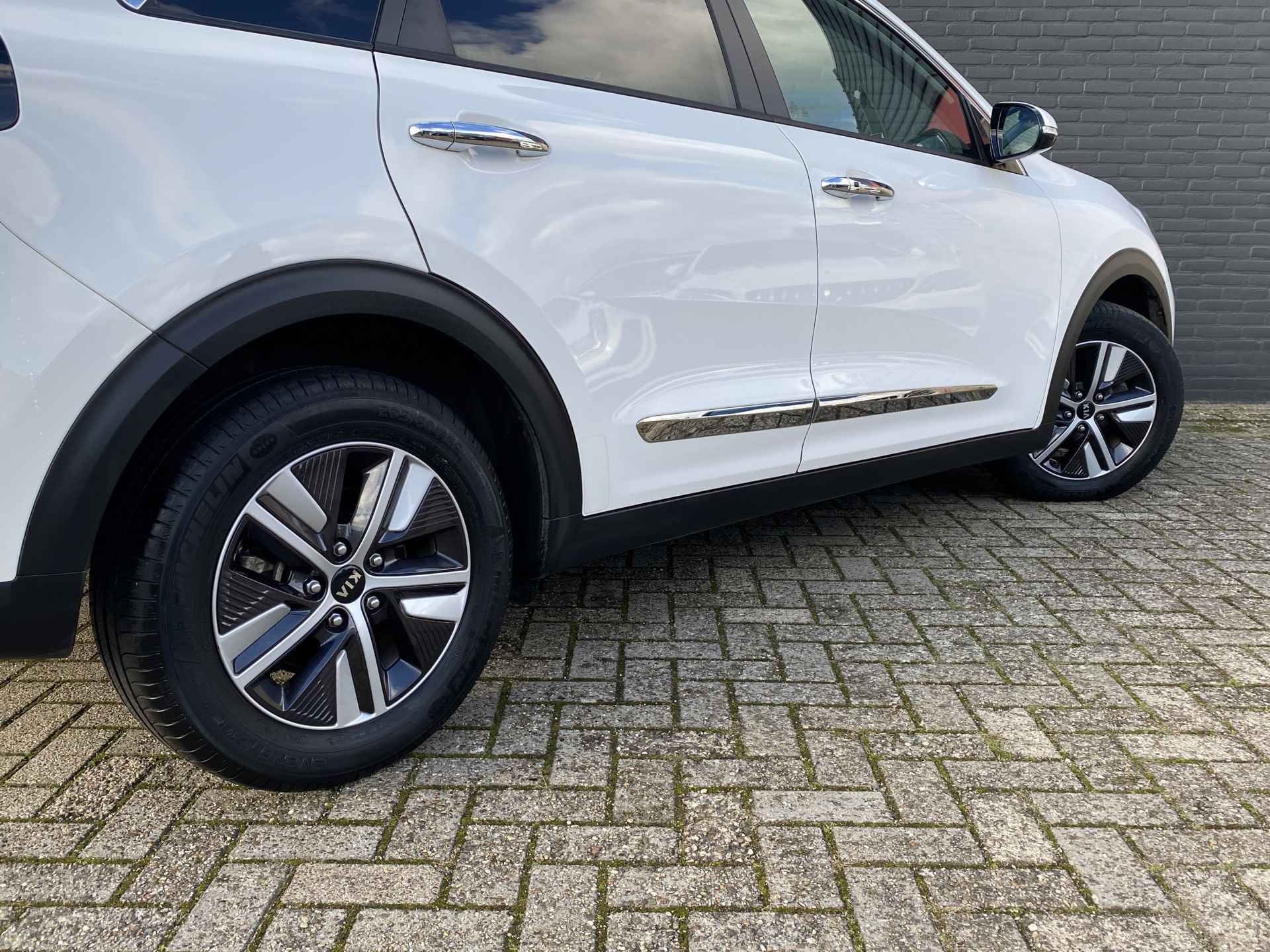 Kia Niro 1.6 GDi PHEV DynamicPlusLine AUT. | 1e eigenaar | dealer onderh. | leder interieur | navigatie | JBL audio | apple carplay - 10/43