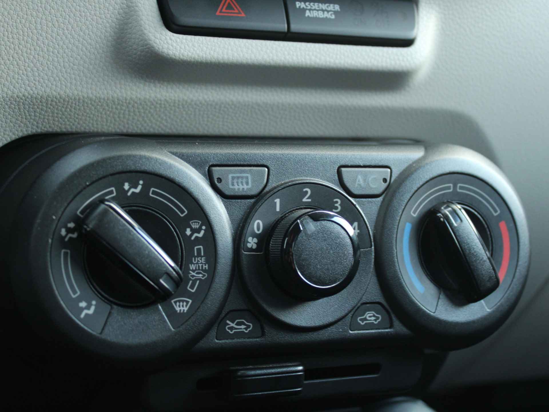 Suzuki Ignis 1.2 Select Navigatie, Lichtmetalen velgen, Trekhaak, Stoelverwarming - 13/37