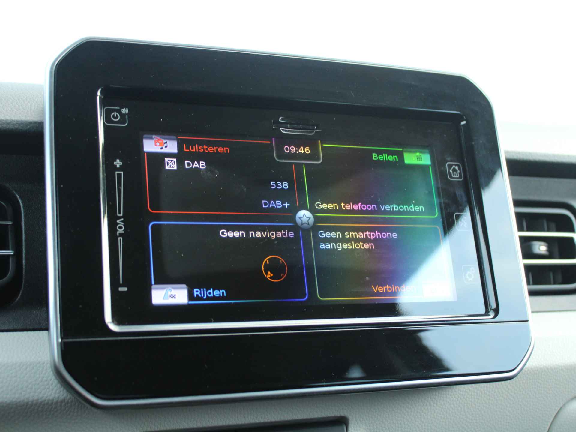 Suzuki Ignis 1.2 Select Navigatie, Lichtmetalen velgen, Trekhaak, Stoelverwarming - 24/37