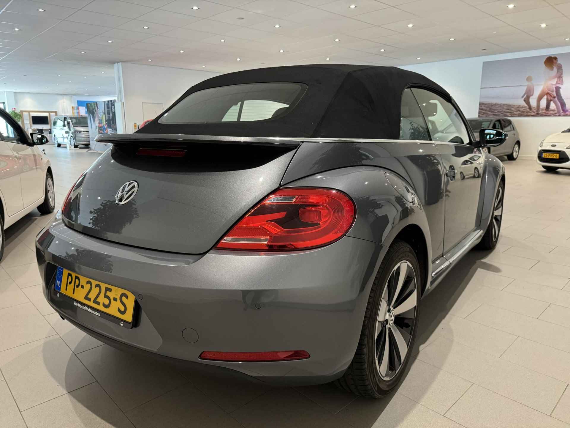 Volkswagen Beetle Cabriolet 1.2 TSI Design 105 PK DSG | Automaat | Parkeersensoren | Kap/Vouwdak Elektrisch | Cruise Control | Stoelverwarming | Airco | Lichtmetalen Velgen | Radio | Bergwegrijhulp | Budget | - 3/16