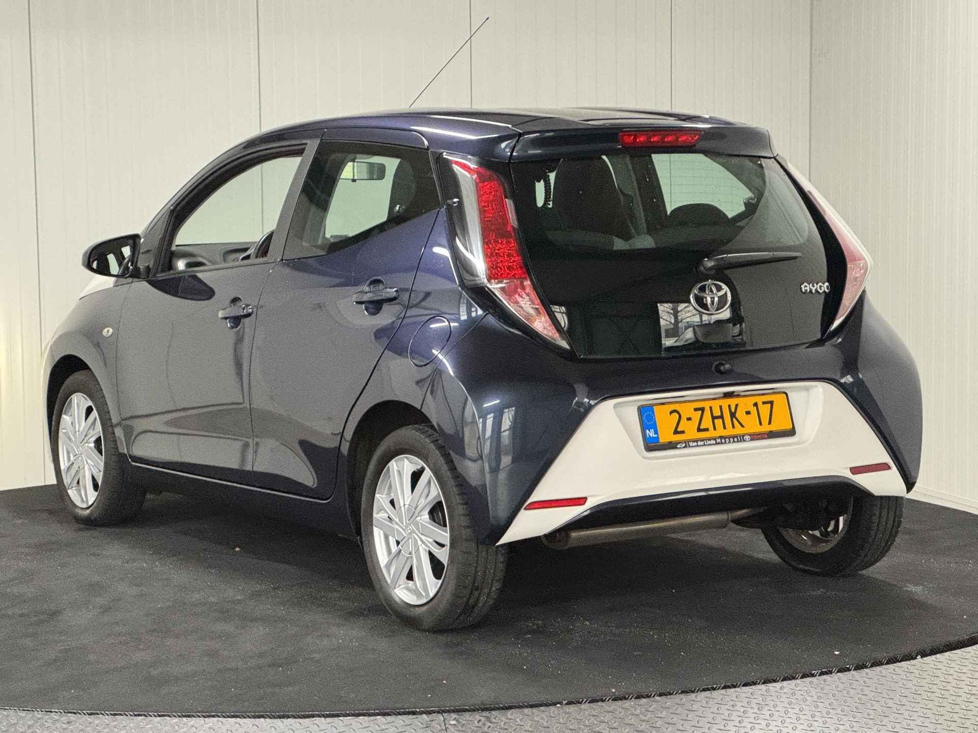 Toyota Aygo 1.0 VVT-i x-play NL camera airco - 3/16