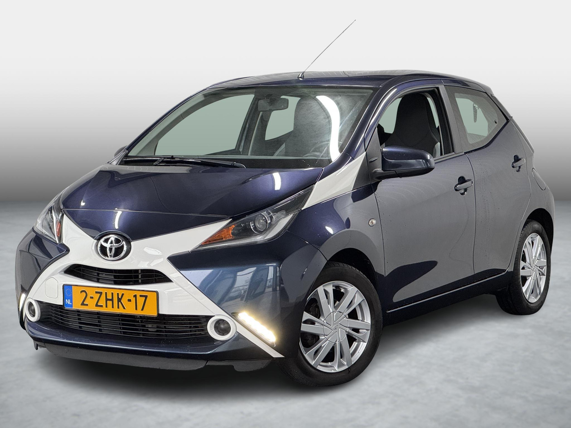 Toyota Aygo 1.0 VVT-i x-play NL camera airco