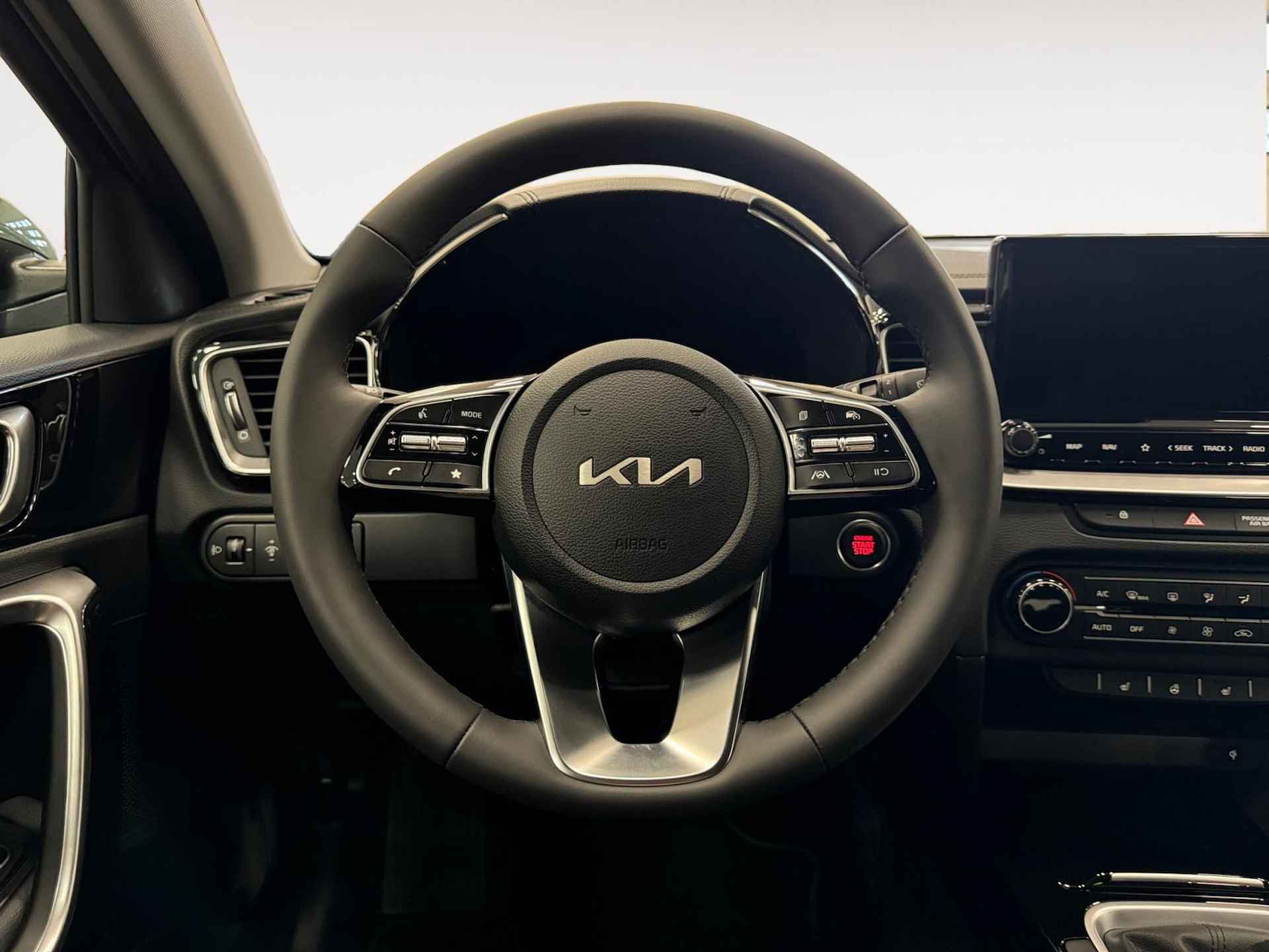 Kia Ceed 1.5 T-GDi DynamicPlusLine | € 4.500,- Korting! |Private lease vanaf € 409,- p.m. | Apple Carplay & Android Auto | Stoel- & Stuurverwarming | KIA Leiderdorp 071 760 06 00 | - 13/17