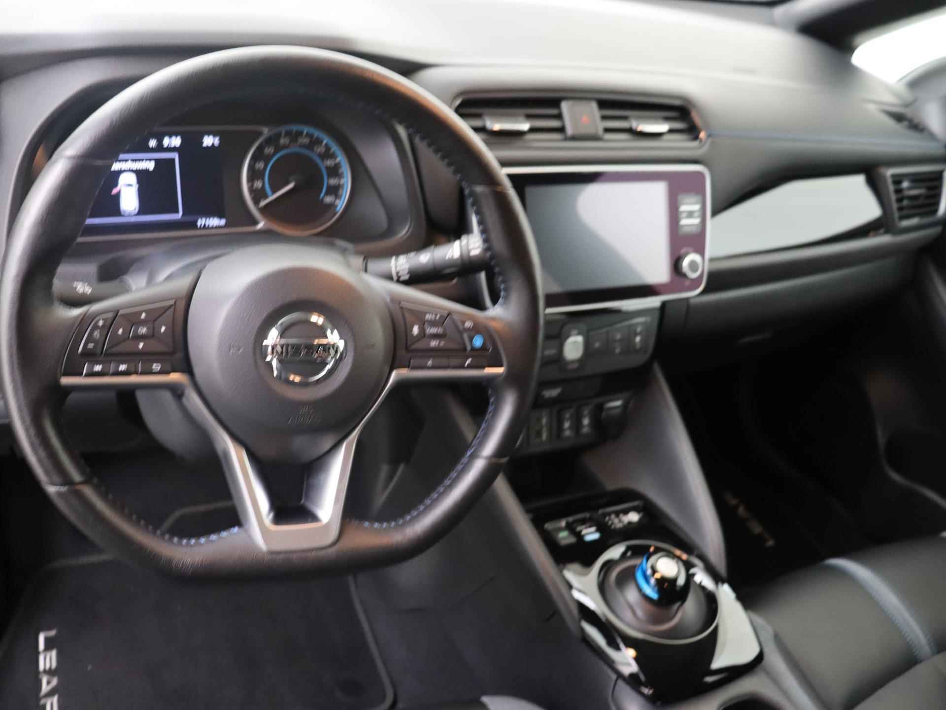Nissan LEAF Tekna 40 kWh | Subsidie Mogelijk|  Navigatie | Apple Carplay/Android Auto | Stoelverwarming | Lederen bekleding | Climate Control | Cruise Control Adaptief | 360 Camera | 17 inch Velgen | LED Koplampen | Bose Premium Audio | - 4/28