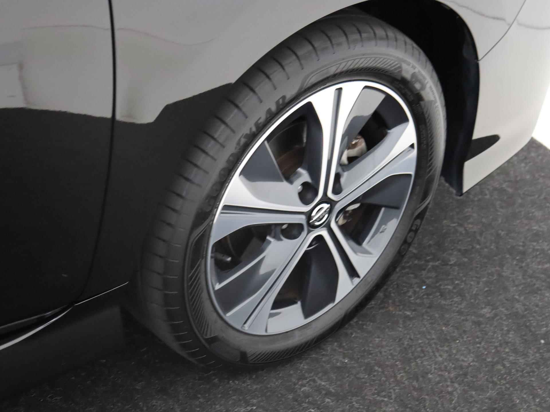 Nissan LEAF Tekna 40 kWh | Subsidie Mogelijk|  Navigatie | Apple Carplay/Android Auto | Stoelverwarming | Lederen bekleding | Climate Control | Cruise Control Adaptief | 360 Camera | 17 inch Velgen | LED Koplampen | Bose Premium Audio | - 10/28