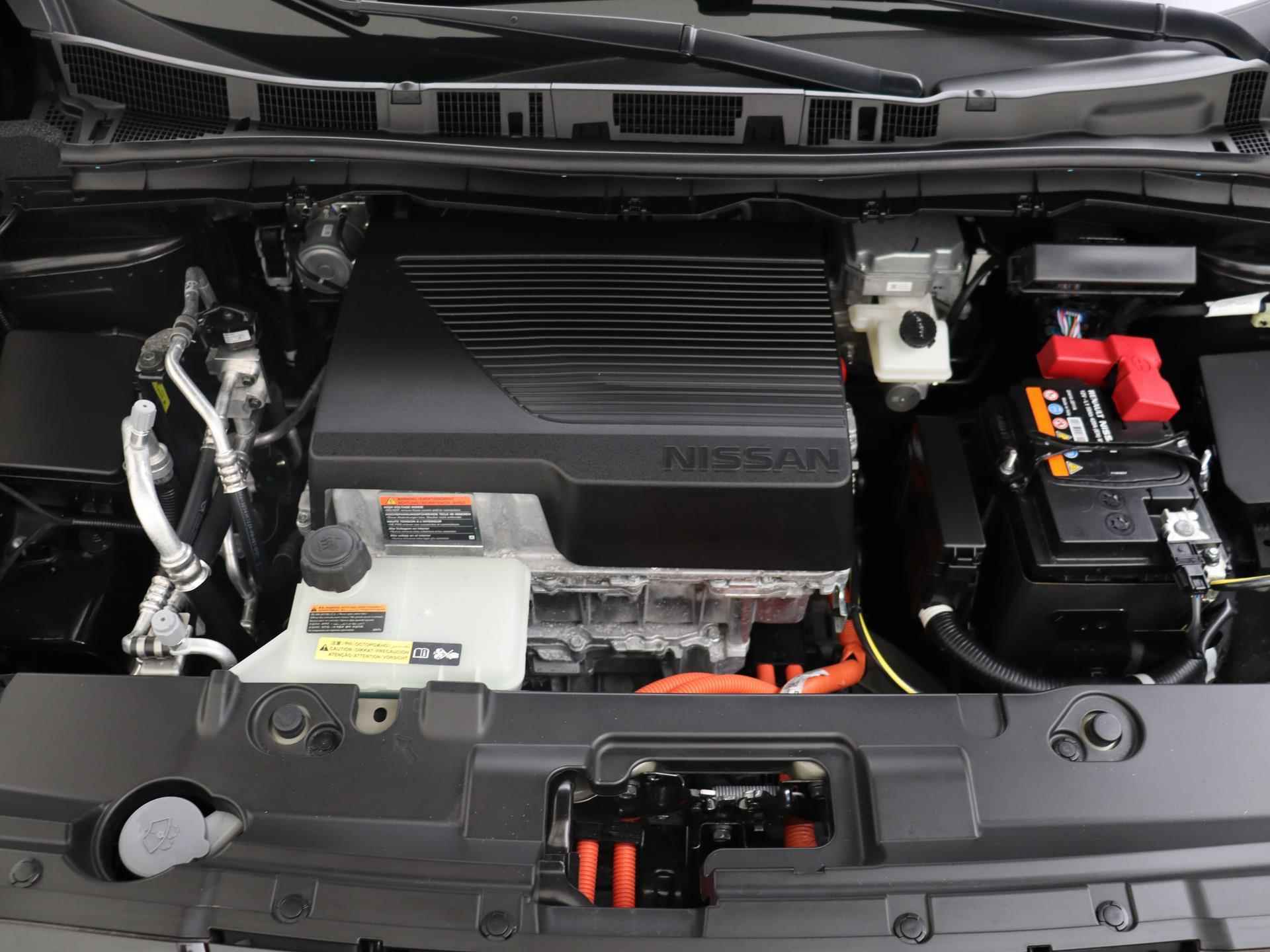 Nissan LEAF Tekna 40 kWh | Subsidie Mogelijk|  Navigatie | Apple Carplay/Android Auto | Stoelverwarming | Lederen bekleding | Climate Control | Cruise Control Adaptief | 360 Camera | 17 inch Velgen | LED Koplampen | Bose Premium Audio | - 11/28