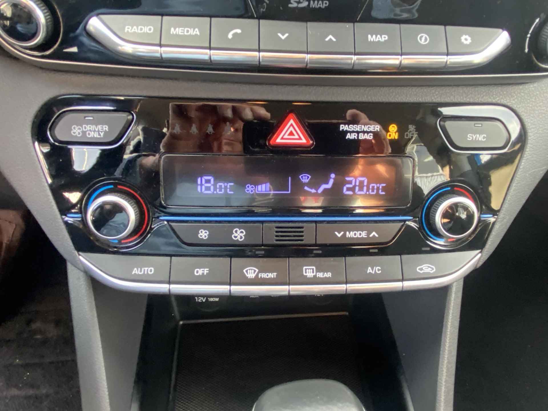 Hyundai IONIQ 1.6 GDi Comfort Hybrid Automaat, Navigatie, Achteruitrijcamera, Adaptive cruise control, Climate control - 12/24