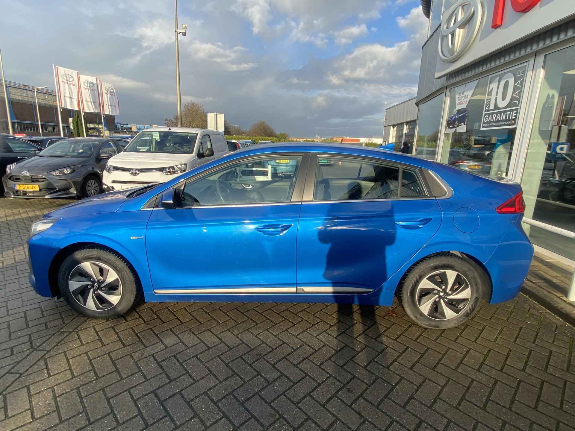 Hyundai IONIQ 1.6 GDi Comfort Hybrid Automaat, Navigatie, Achteruitrijcamera, Adaptive cruise control, Climate control - 18/24