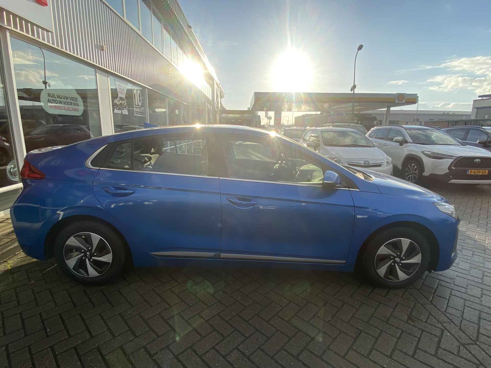 Hyundai IONIQ 1.6 GDi Comfort Hybrid Automaat, Navigatie, Achteruitrijcamera, Adaptive cruise control, Climate control - 19/24