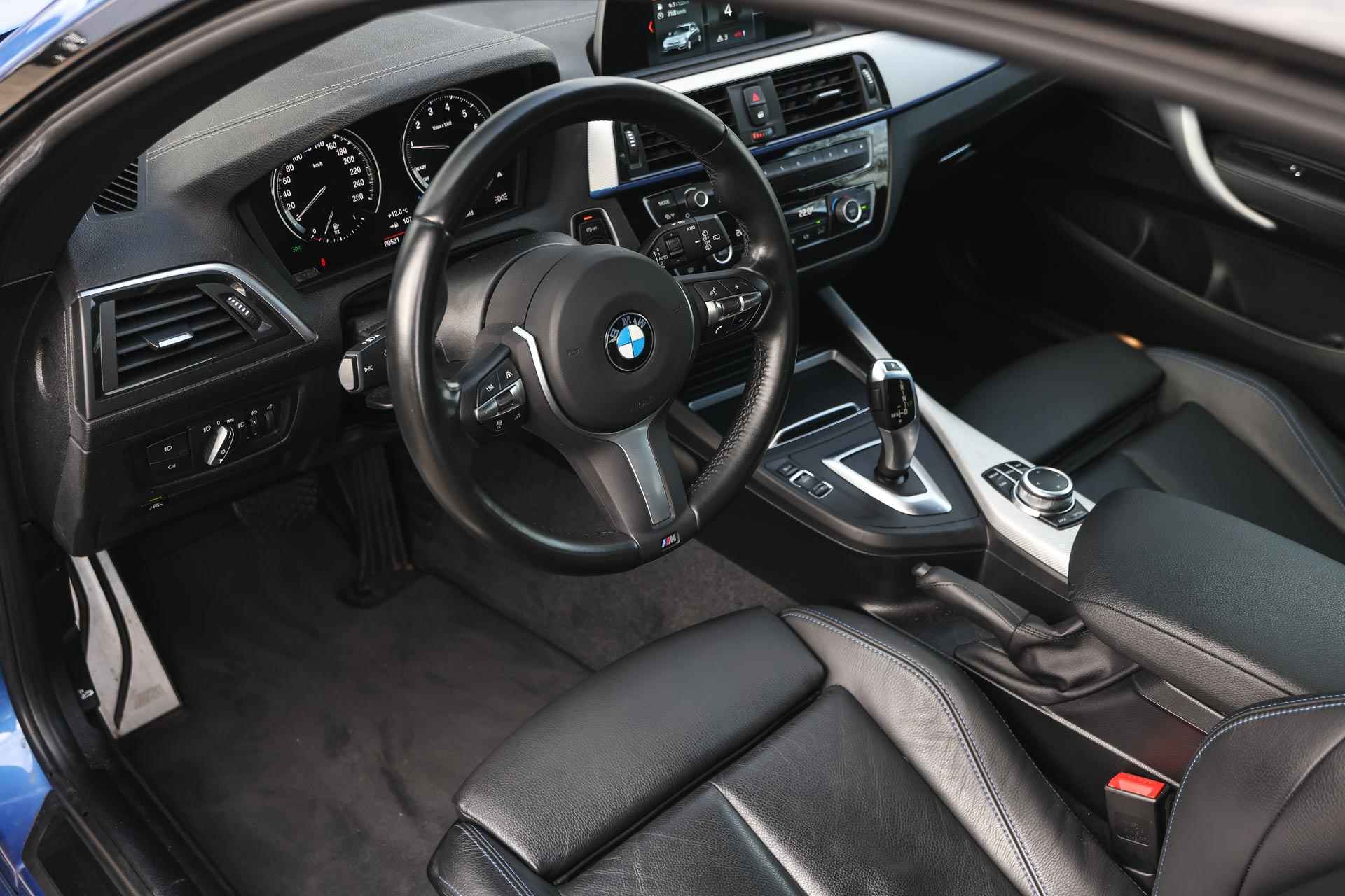 BMW 1-serie 118i Executive M Sport Automaat / Sportstoelen / Active Cruise Control / LED / Comfort Access / M Sportonderstel / Leder - 4/31