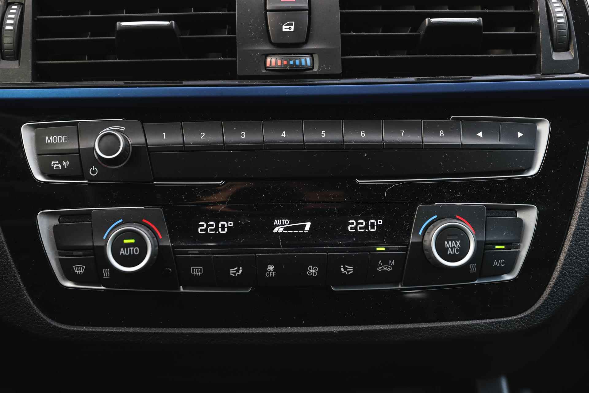 BMW 1-serie 118i Executive M Sport Automaat / Sportstoelen / Active Cruise Control / LED / Comfort Access / M Sportonderstel / Leder - 16/31