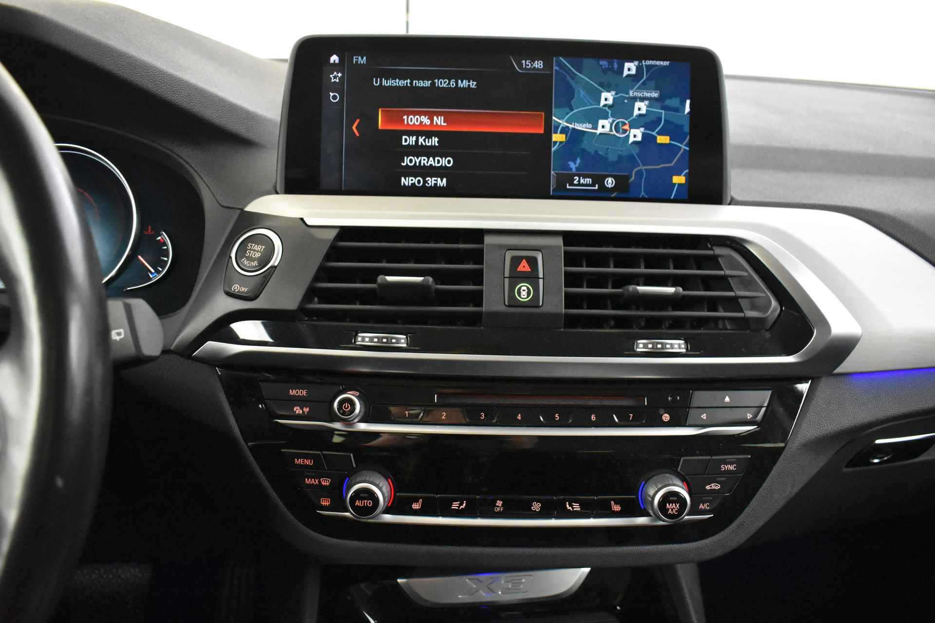 BMW X3 xDrive20i High Executive xLine Automaat / Trekhaak / Sportstoelen / LED / Gesture Control / Navigatie Professional / Stoelverwarming / Extra getint glas achter - 24/35