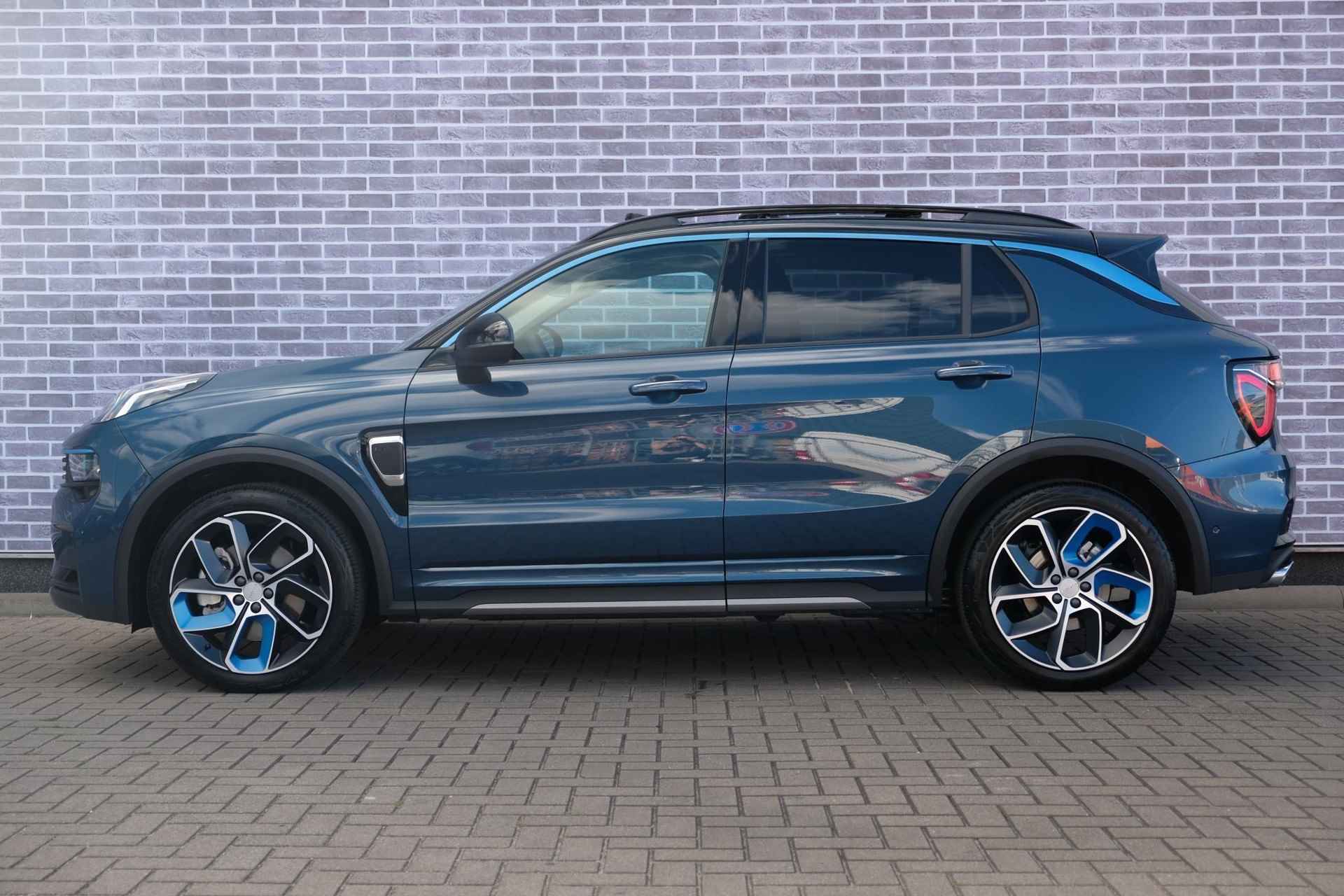 Lynk & Co 01 1.5 Plug-in Hybrid | Navigatie | Panodak | Premium Audio | Park Assist Camera | Adapt. Cruise | LED koplampen | tot 69 km Elektrisch rijden! - 8/32