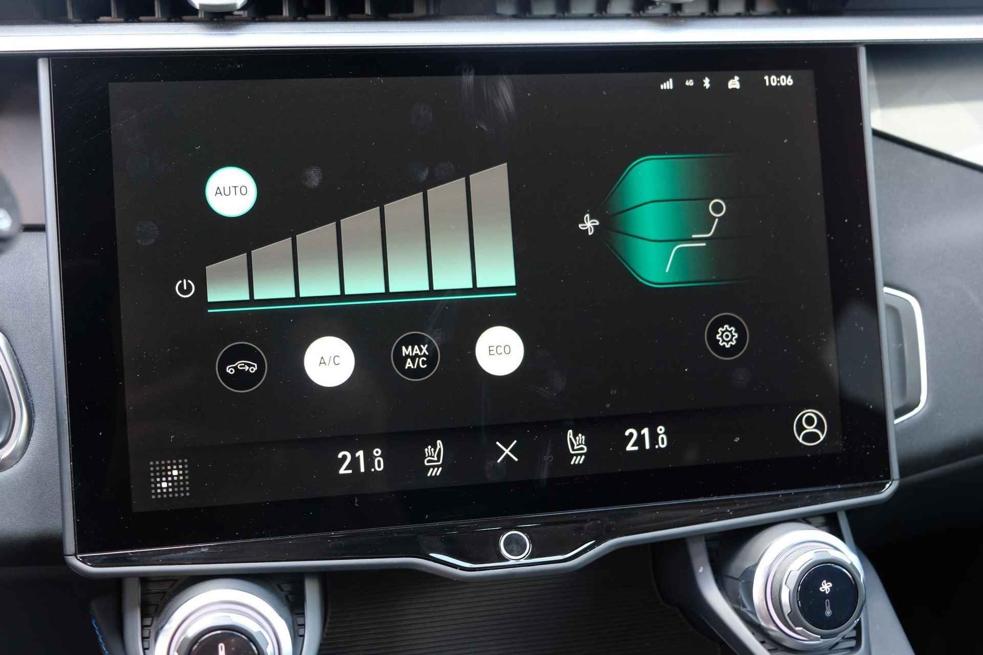 Lynk & Co 01 1.5 Plug-in Hybrid | Navigatie | Panodak | Premium Audio | Park Assist Camera | Adapt. Cruise | LED koplampen | tot 69 km Elektrisch rijden! - 29/32