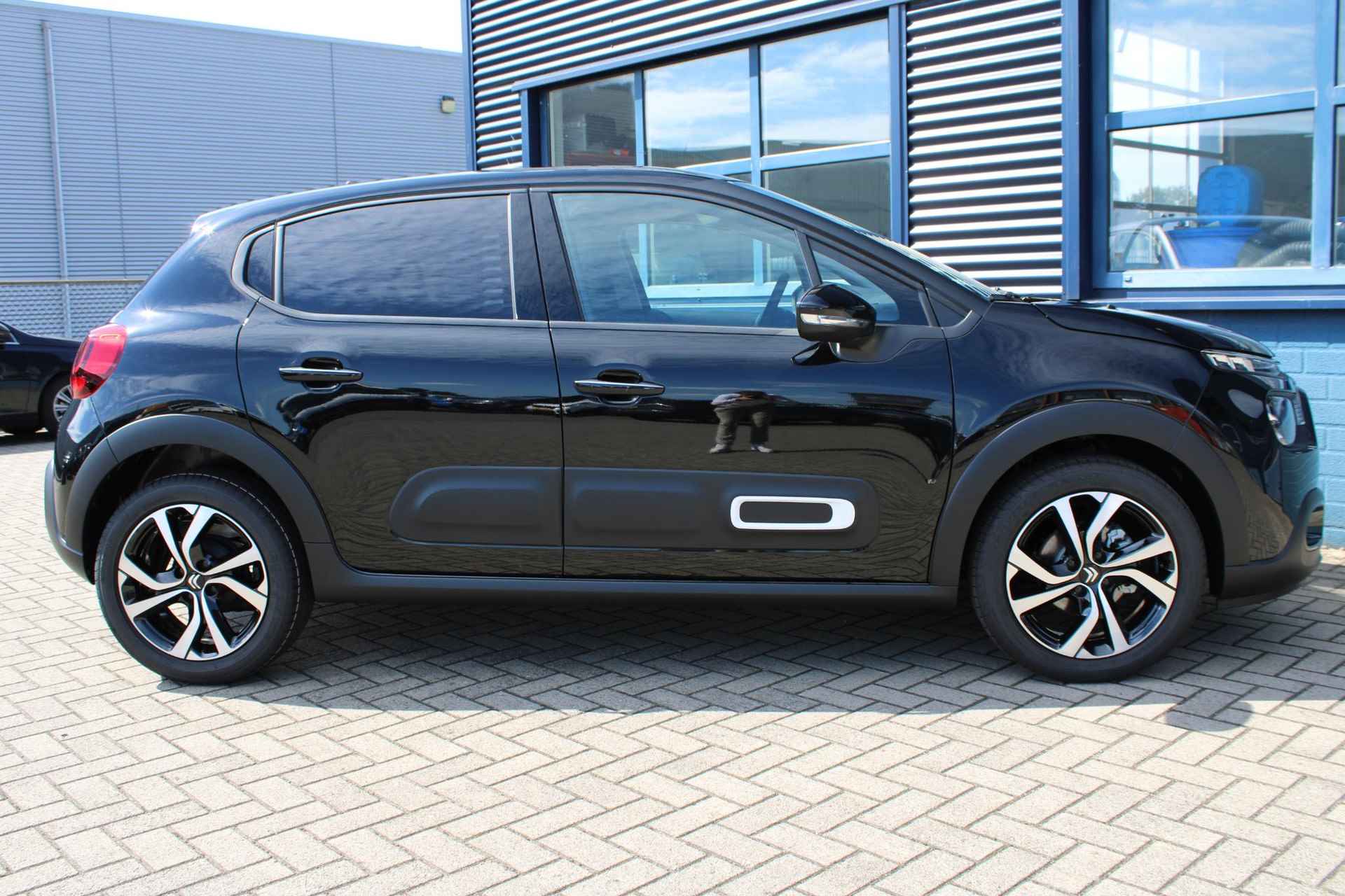 Citroen C3 1.2 PureTech Feel Edition "Metallic lak Ambiance Wood Techno Nav Pack 17"" lichtmetalen velgen 'Vector'" - 29/30