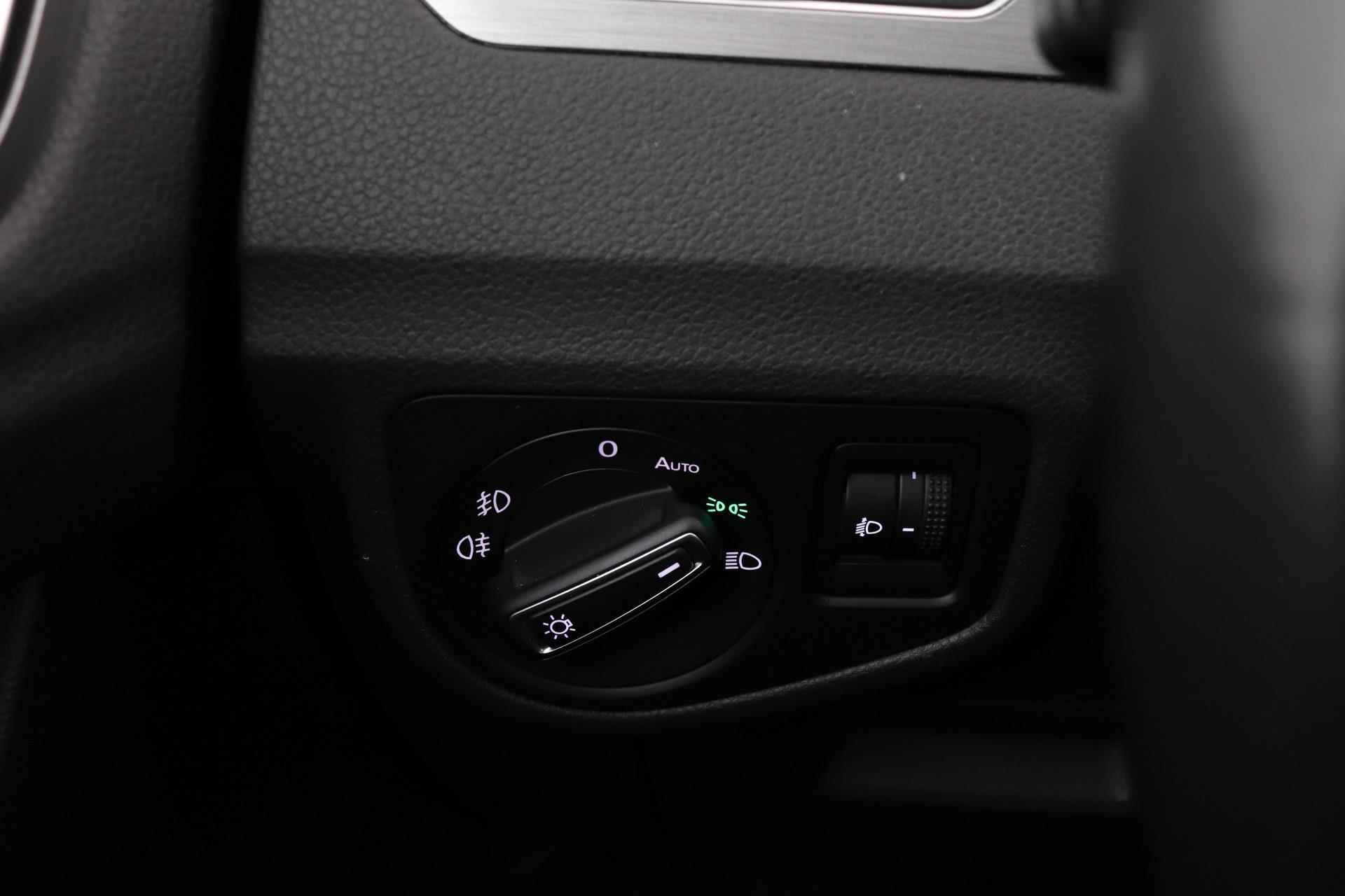 Volkswagen Golf Sportsvan 1.0 TSI Comfortline | Org NL | NAP | Navigatie | Climate Control | Apple CarPlay | - 26/37