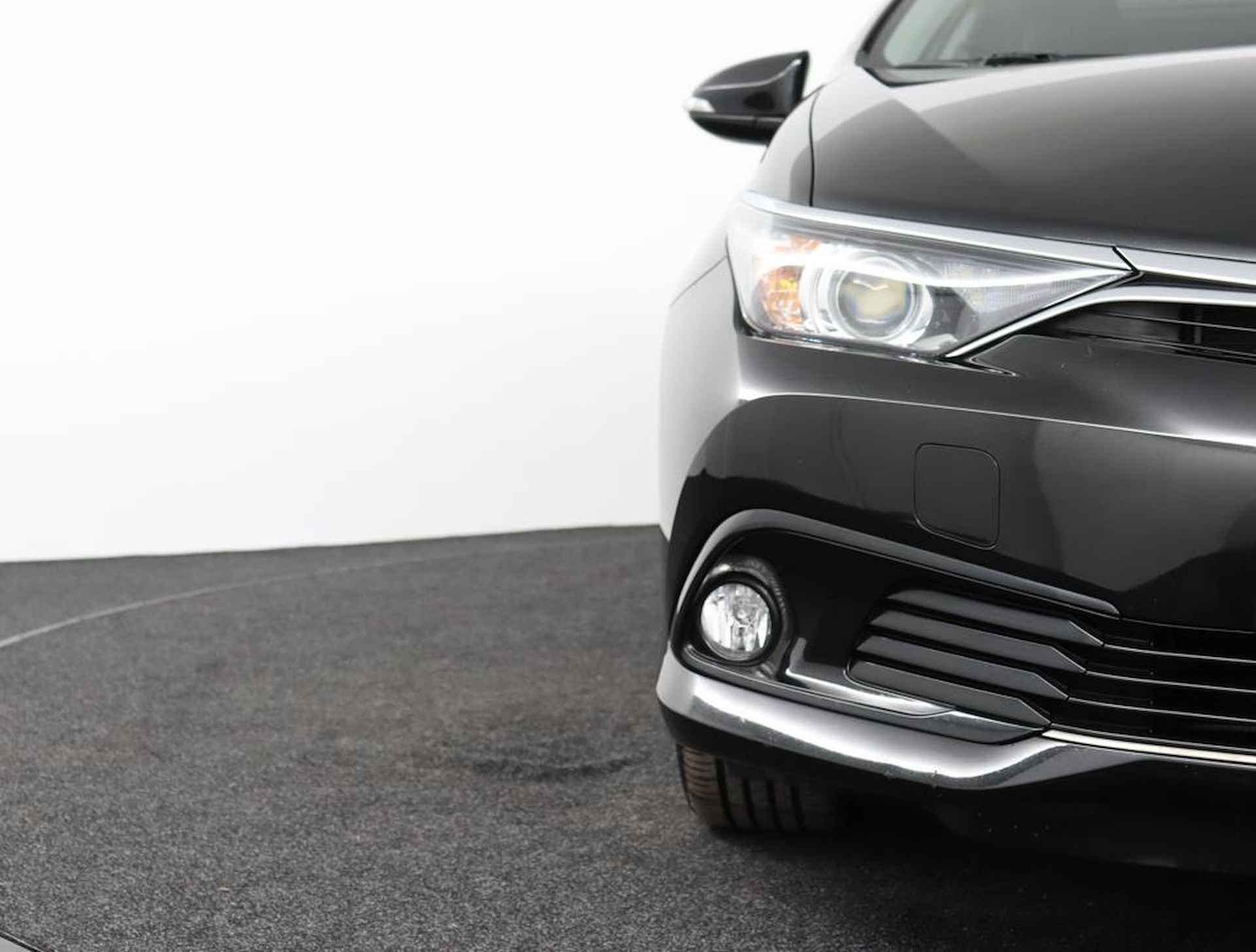 Toyota Auris 1.8 Hybrid Trend | Trekhaak | Navigatie | Camera | - 45/57