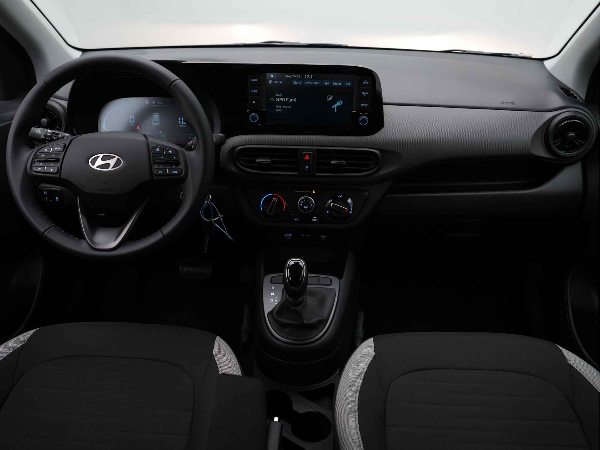 Hyundai i10 1.0 Comfort 5-zits AUTOMAAT | APPLE / ANDROID NAVIGATIE | AIRCO Uit voorraad leverbaar! - 13/34