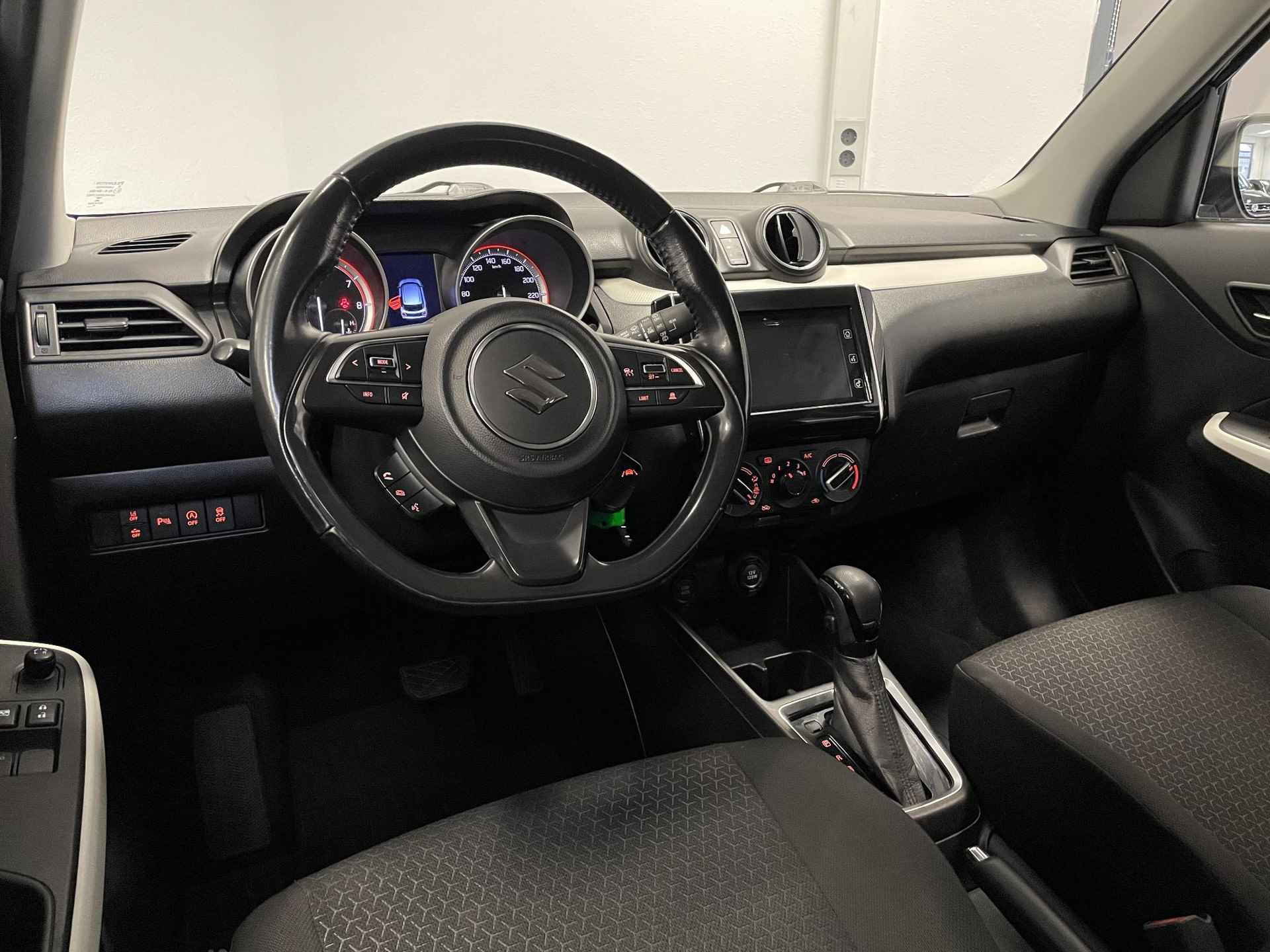 Suzuki Swift 1.2 Select Smart Hybrid | LED | PDC | CAMERA | CARPLAY | - 4/41