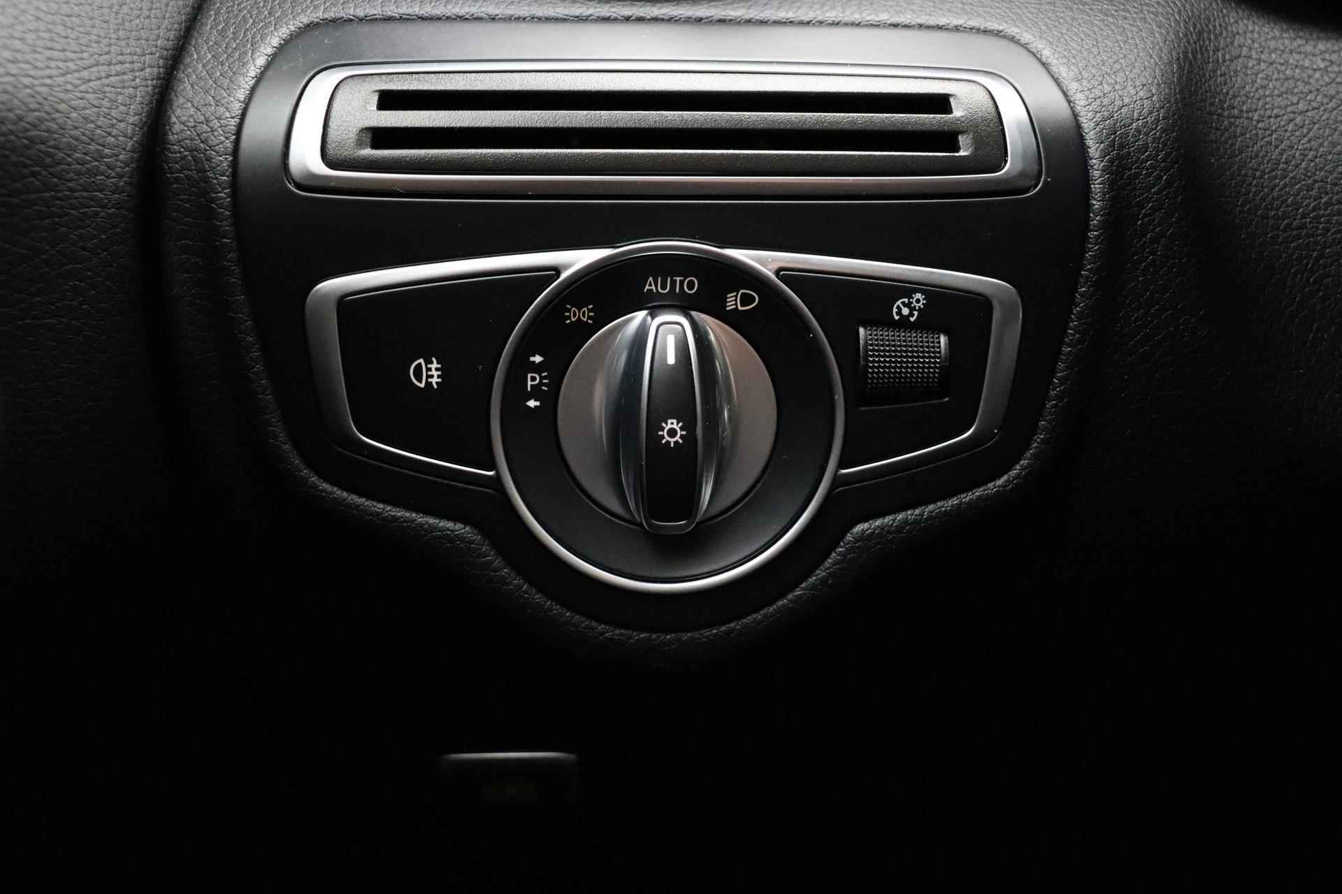 Mercedes-Benz C-klasse Estate 250 Premium 210 PK Automaat | Navigatie | Leder | Schuif/Kanteldak | Stoelverwarming | Lichtmetalen velgen | Keyless - 31/43