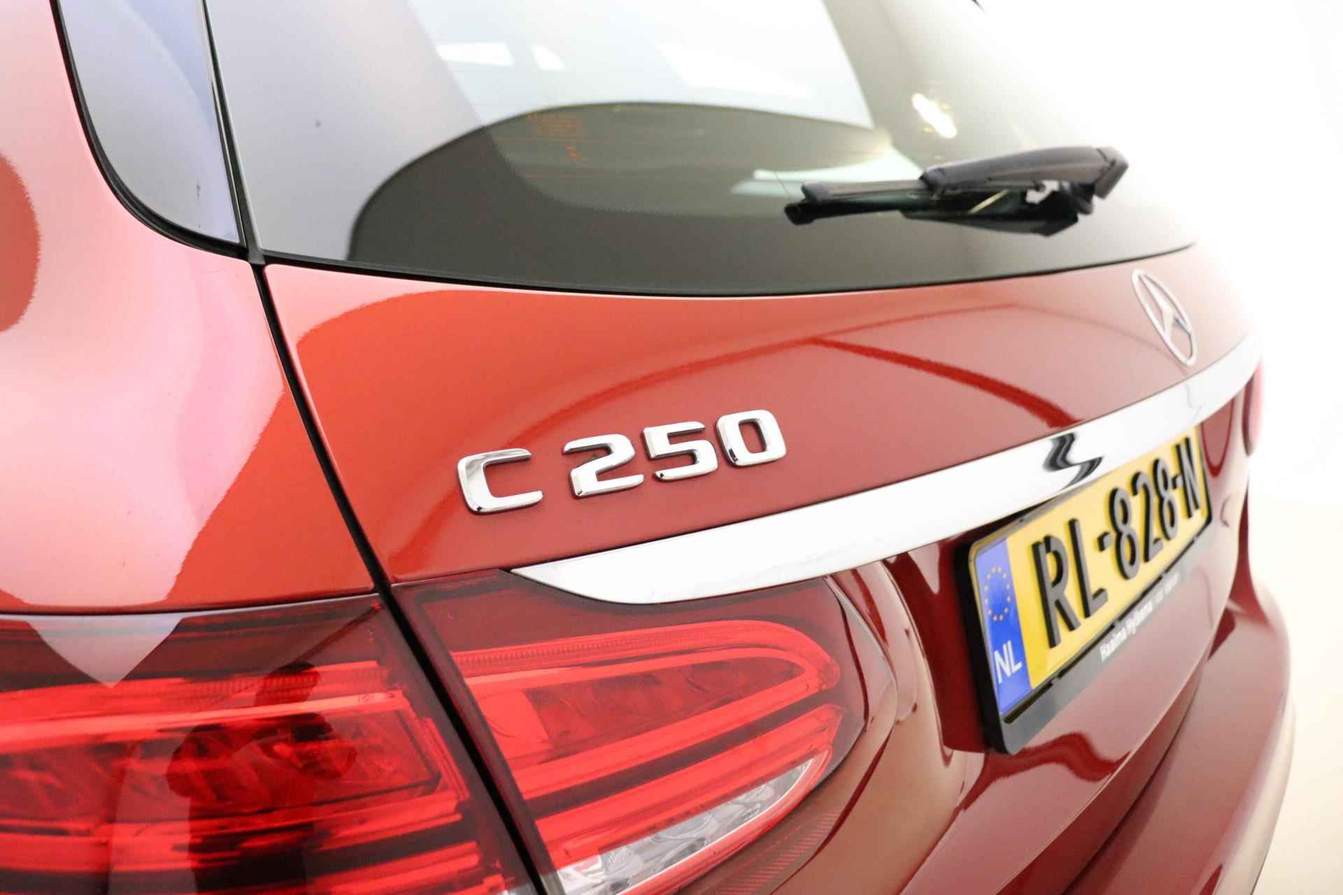 Mercedes-Benz C-klasse Estate 250 Premium 210 PK Automaat | Navigatie | Leder | Schuif/Kanteldak | Stoelverwarming | Lichtmetalen velgen | Keyless - 32/43