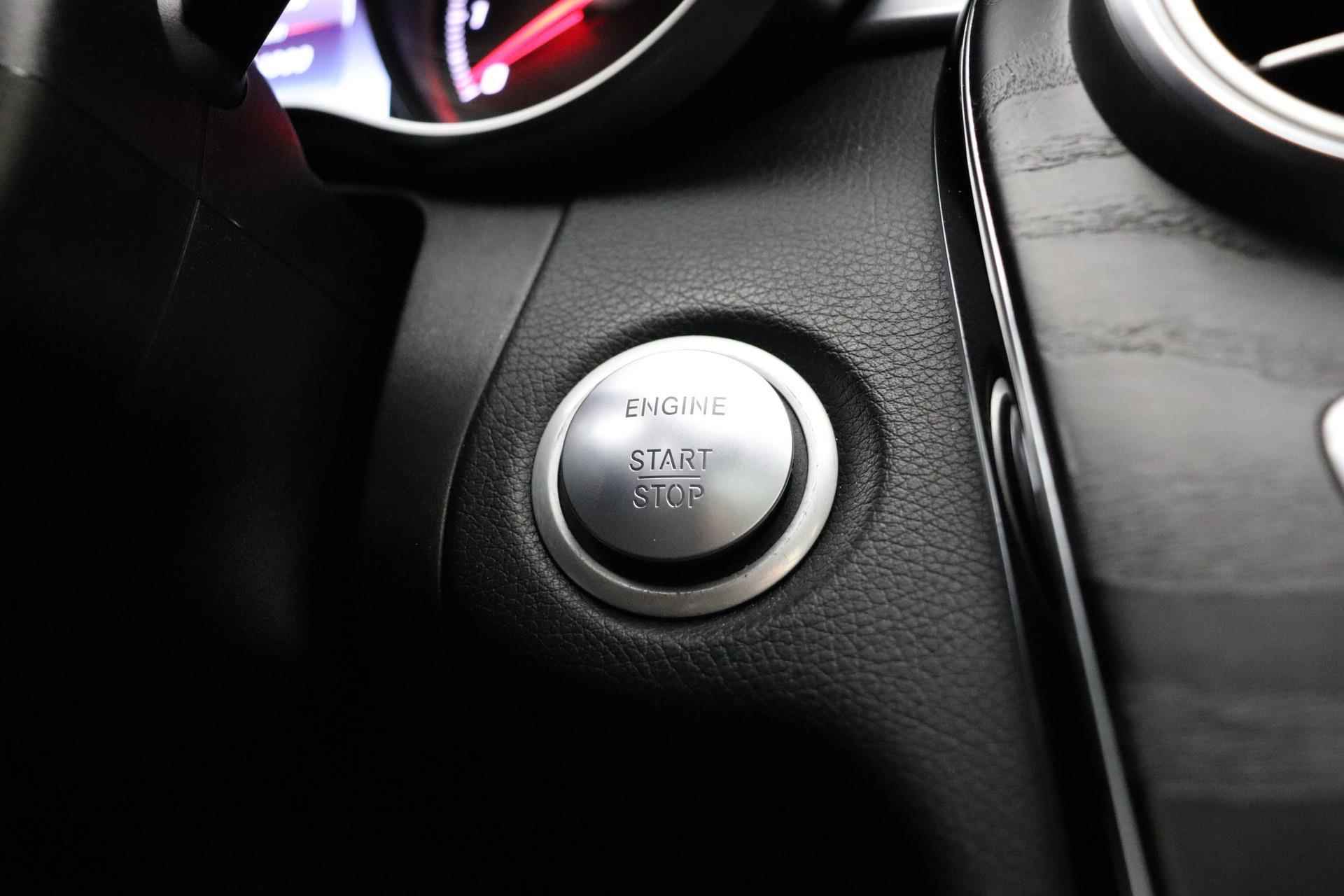 Mercedes-Benz C-klasse Estate 250 Premium 210 PK Automaat | Navigatie | Leder | Schuif/Kanteldak | Stoelverwarming | Lichtmetalen velgen | Keyless - 36/43