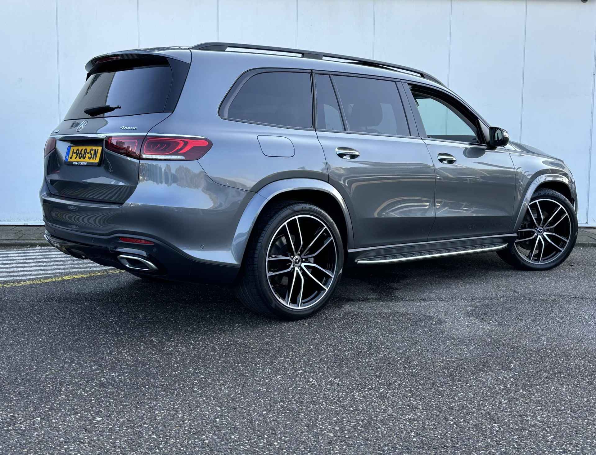 Mercedes-Benz GLS GLS 400d Automaat 4MATIC AMG Line | Premium Plus Pakket | Nightpakket | Airmatic | Head-Up | Distronic+ | Panoramadak | Burmester Audio | Sfeerverlichting | Trekhaak - 2/23