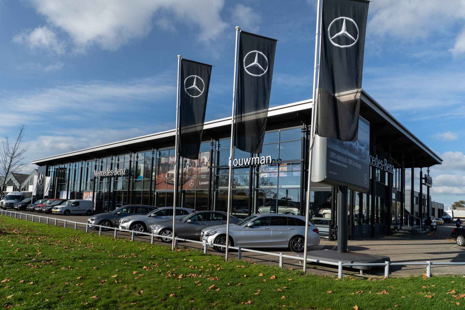 Mercedes-Benz EQE 350+ Launch Edition AMG Line 91 kWh | Trekhaak | Sfeerverlichting | Inclusief 24 MB Premium Certified garantie voor Europa. - 42/44