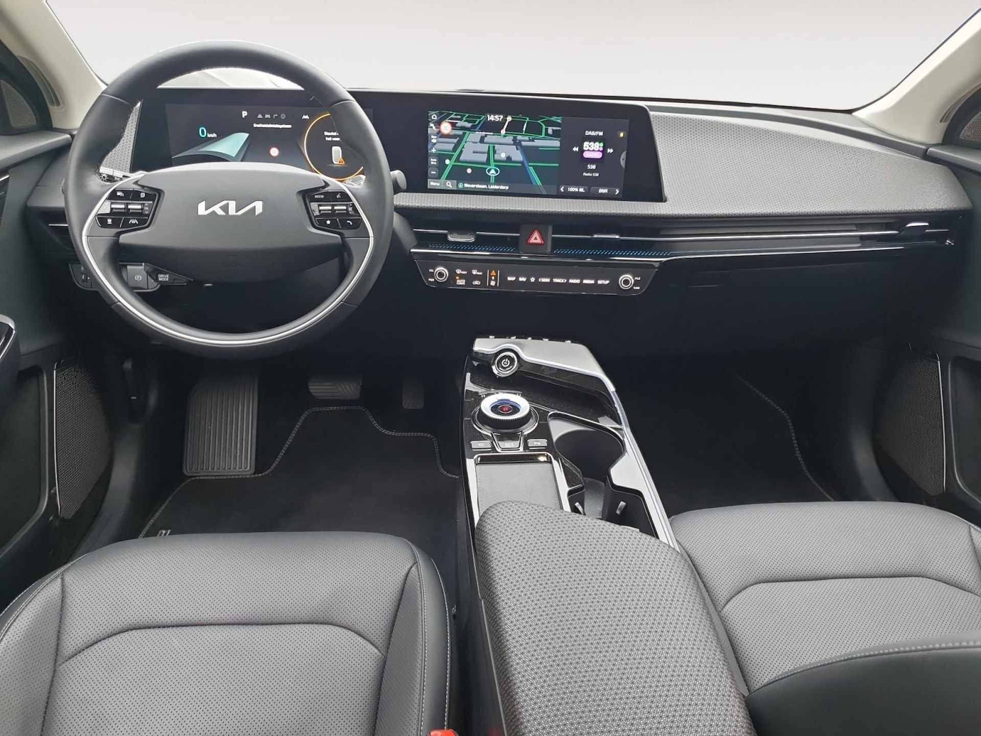 Kia EV6 Plus Advanced Business Pack 77.4 kWh | Panorama schuifdak | Stoel verwarming en koeling | Elekt. bedienbare voorstoelen | Camera | Navigatie | Apple Carplay/ Android Auto | - 25/40