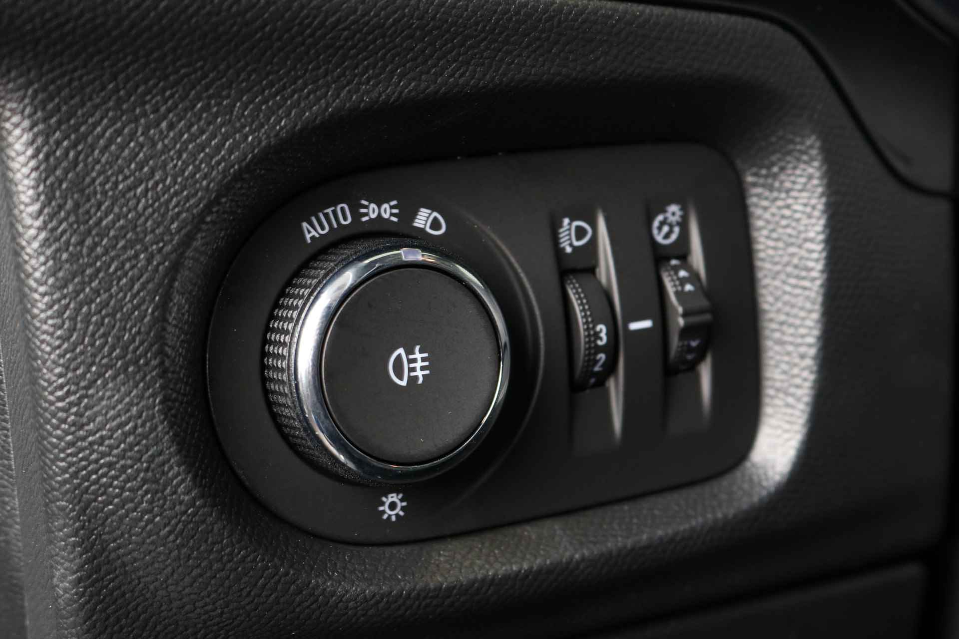 Opel Corsa Electric 50kWh 136PK | Clima | Cruise | Navi by App | Parkeersensoren | LED | DAB | 16" Lichtmetaal | - 17/42