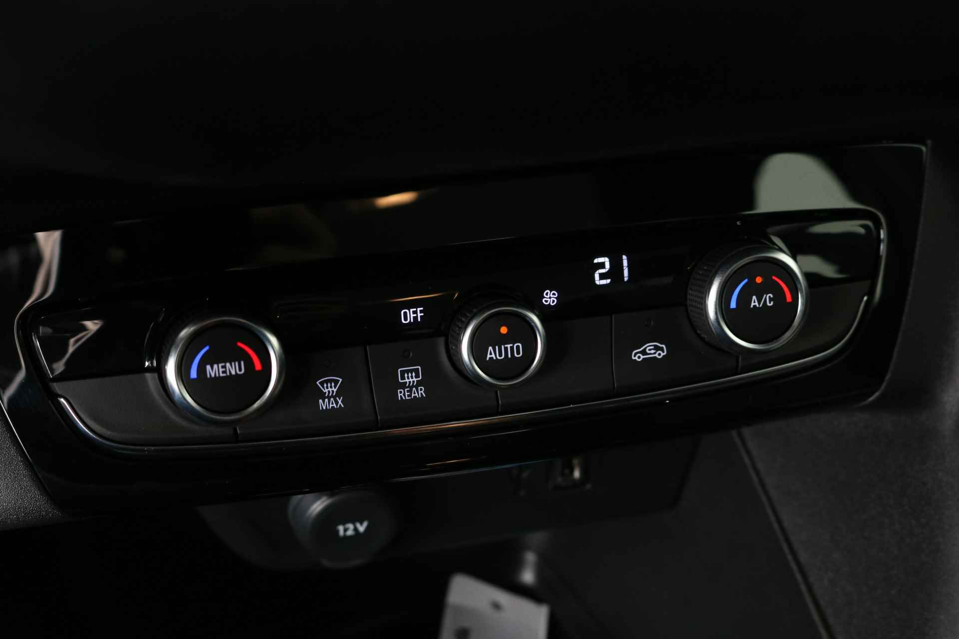 Opel Corsa Electric 50kWh 136PK | Clima | Cruise | Navi by App | Parkeersensoren | LED | DAB | 16" Lichtmetaal | - 35/42