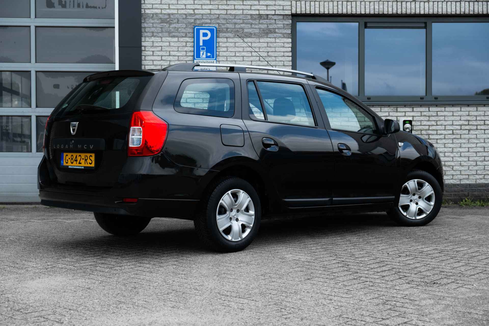 Dacia Logan MCV 0.9 TCe Laureate | Airco | parkeersensoren achter | Blue tooth | | incl. Bovag rijklaarpakket met 12 maanden garantie - 2/41