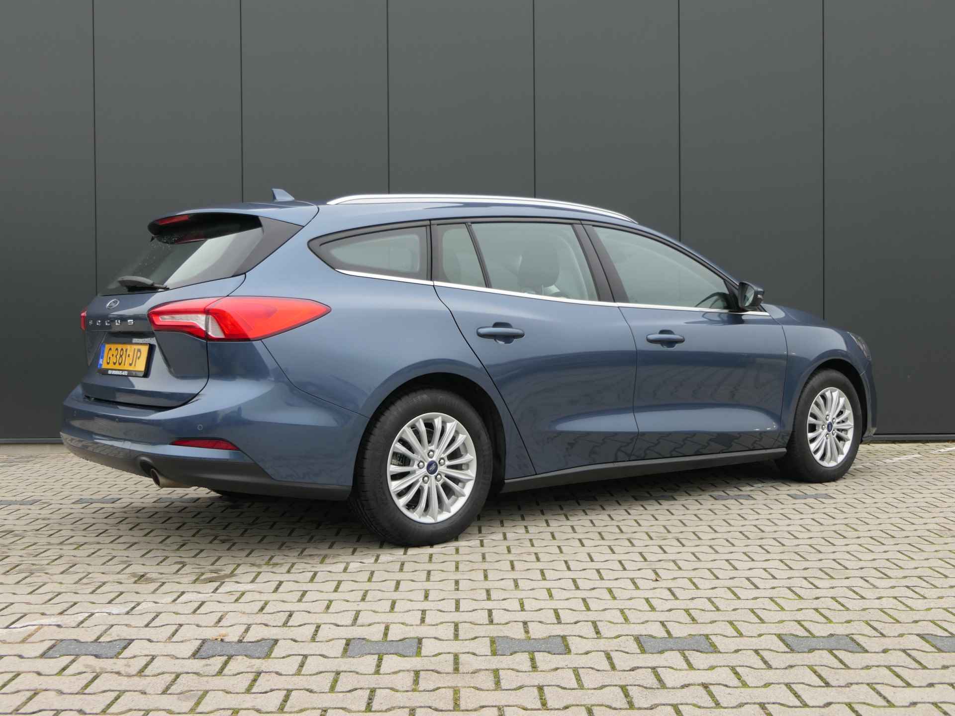 Ford Focus Wagon 1.0 EcoBoost Titanium | Navigatie | Keyless | Cruise Control | Climate Control | - 4/33