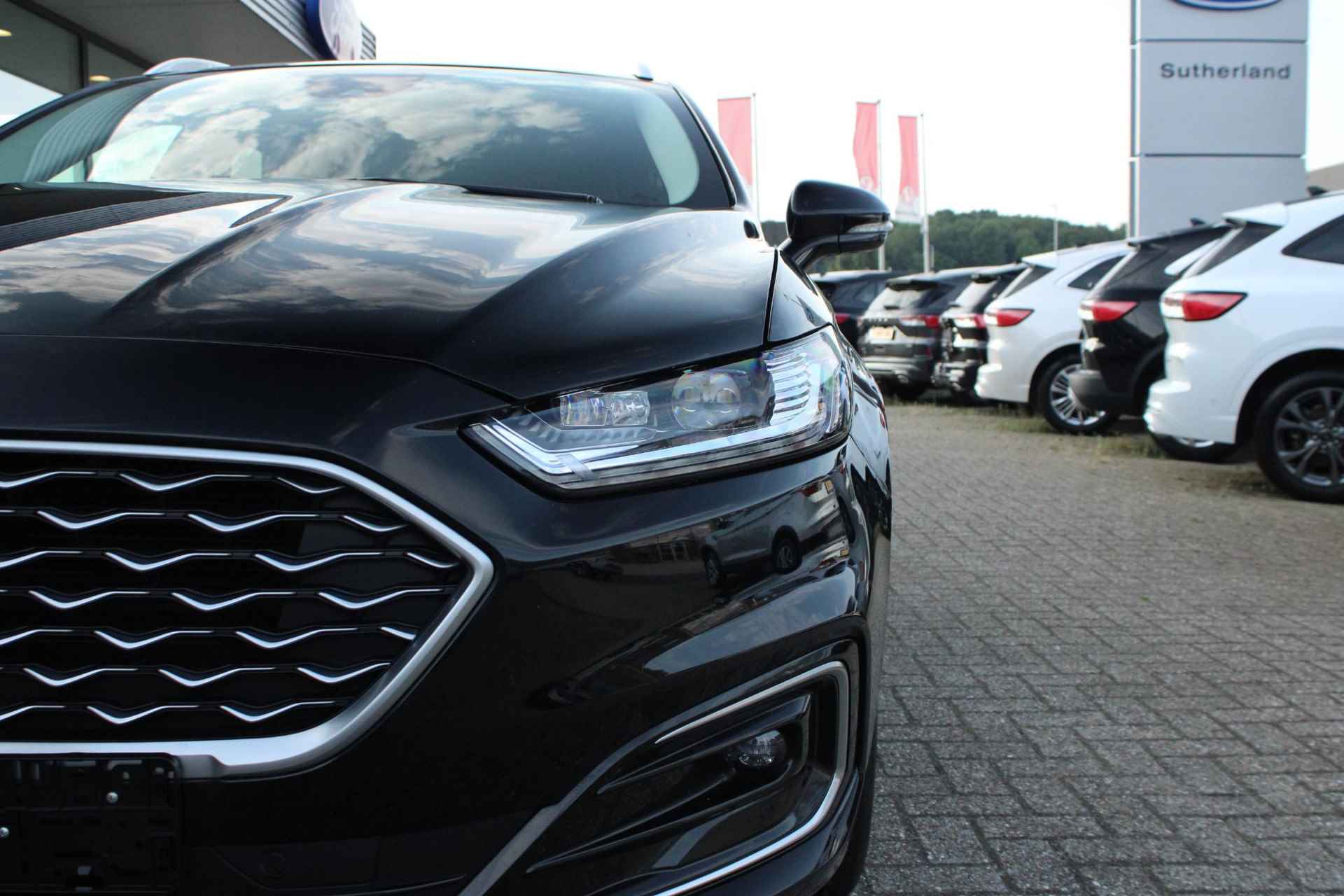 Ford Mondeo Wagon 2.0 IVCT HEV Vignale 187pk | Stoelverwarming/koeling | Massage Stoelen | Full Led | Sony audio/Navigatie - 4/43