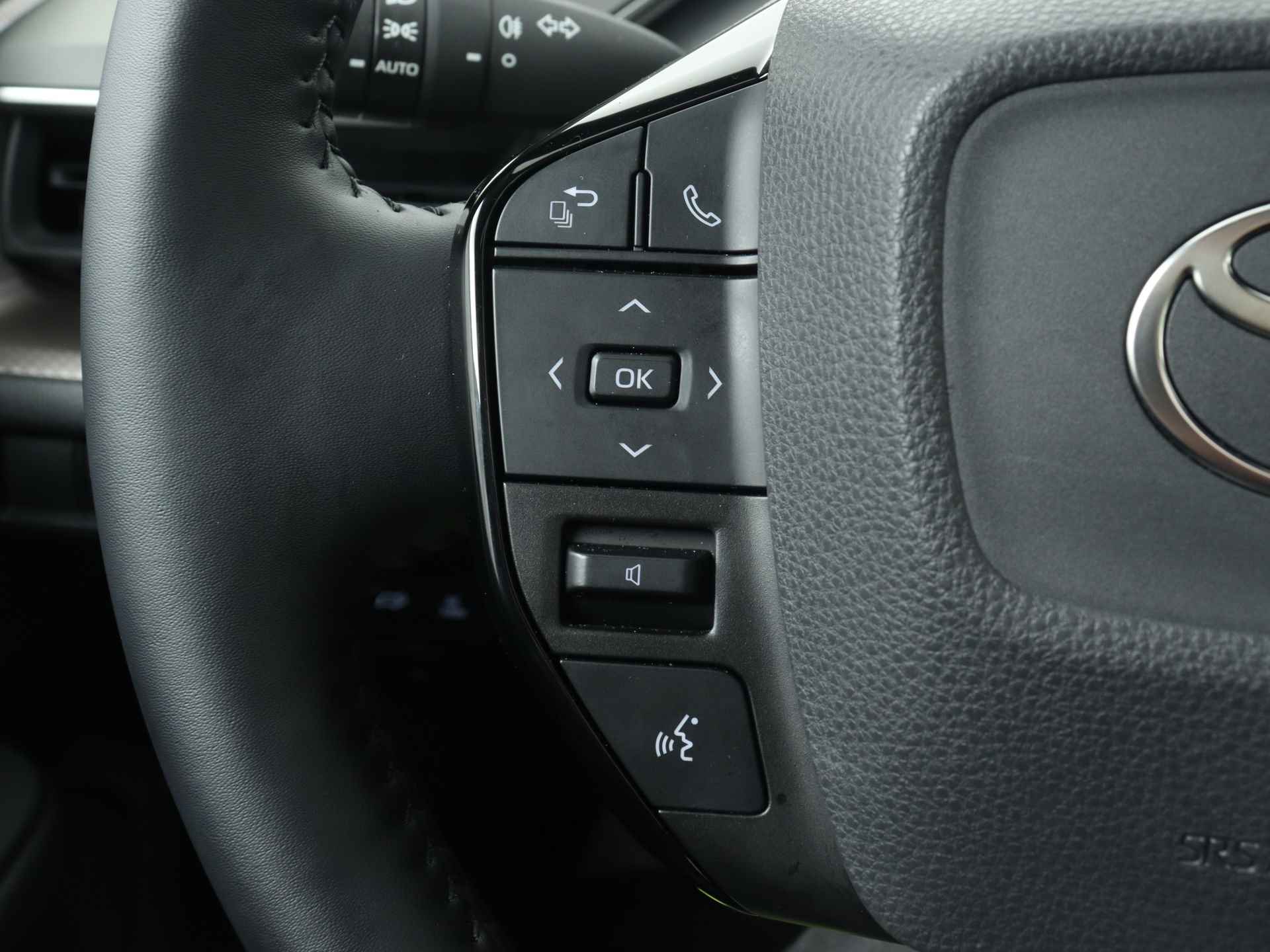 Toyota Prius 2.0 Plug-in Executive Limited | Panoramadak | Full options | - 17/42