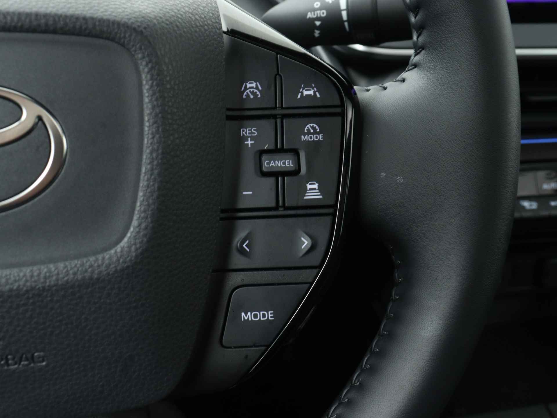 Toyota Prius 2.0 Plug-in Executive Limited | Panoramadak | Full options | - 18/42