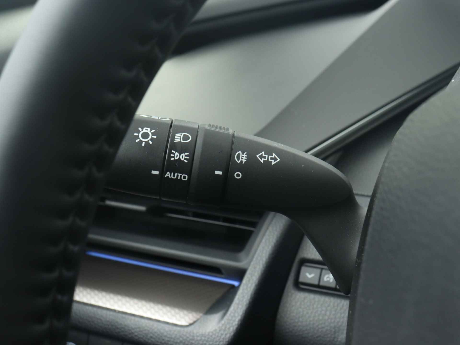 Toyota Prius 2.0 Plug-in Executive Limited | Panoramadak | Full options | - 19/42