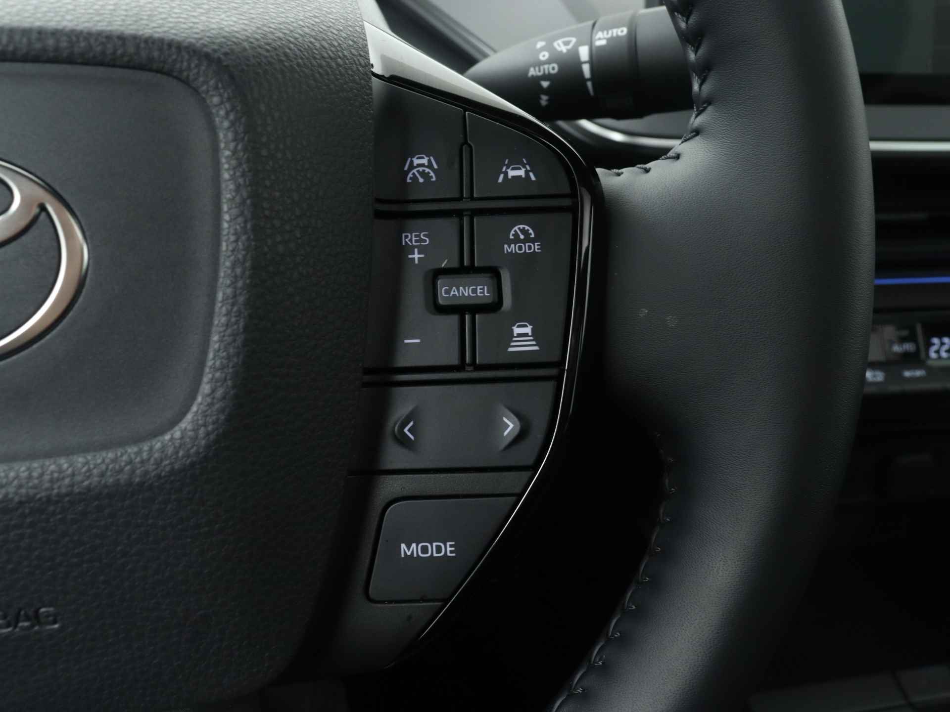 Toyota Prius 2.0 Plug-in Executive Limited | Panoramadak | Full options | - 21/42