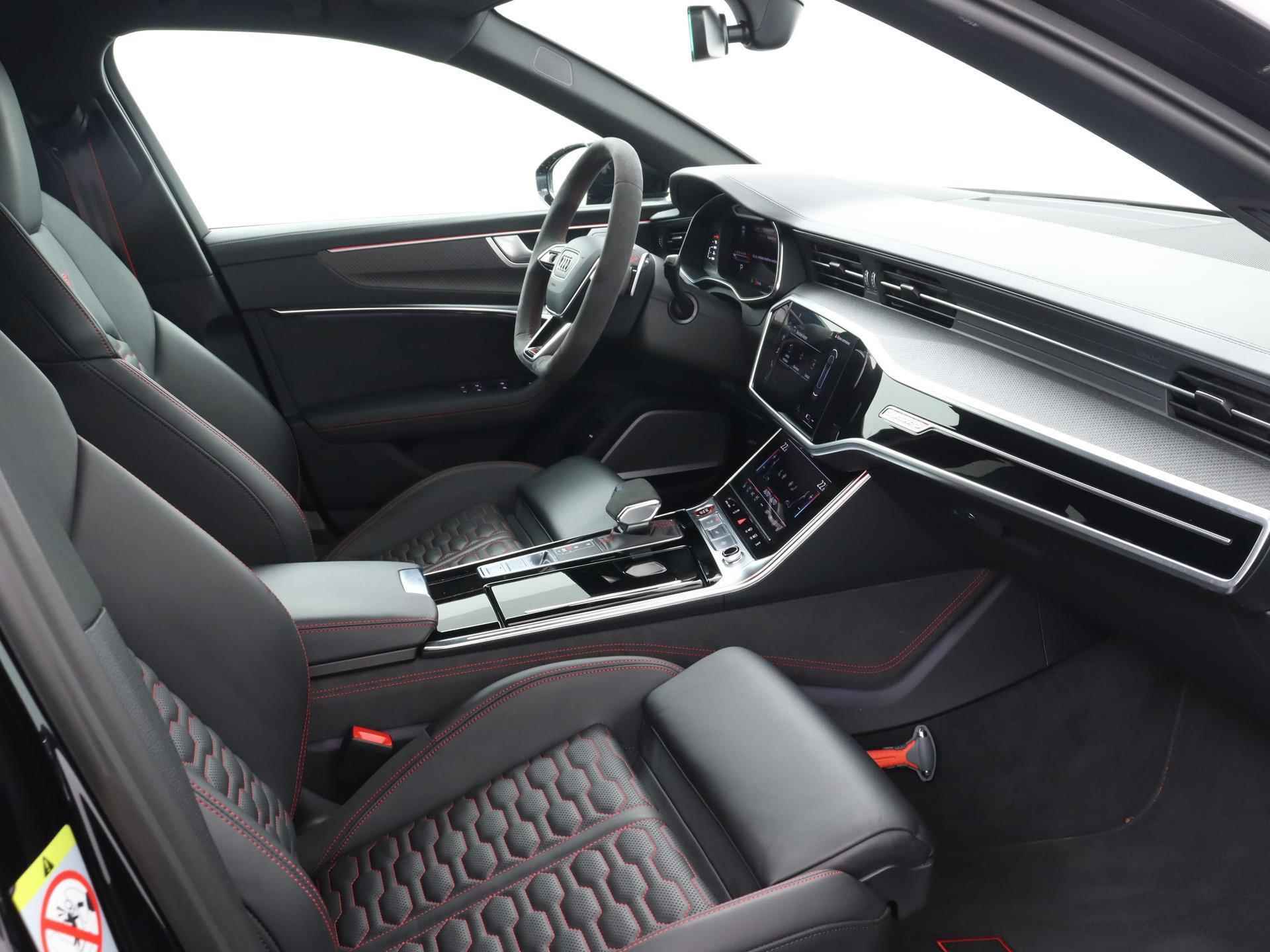 Audi RS 6 Avant TFSI quattro 600 PK | Nachtzicht camera | Panoramadak | Bang & Olufsen 3D High End  | Stoelverwarming | Stoelventilatie | LED Matrix | RS Sportuitlaat | Trekhaak | Lichtmetalen velgen | Getint glas | elektrische kofferklep | - 12/47