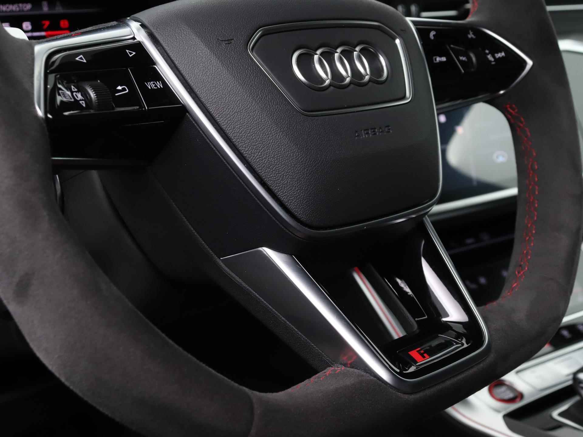 Audi RS 6 Avant TFSI quattro 600 PK | Nachtzicht camera | Panoramadak | Bang & Olufsen 3D High End  | Stoelverwarming | Stoelventilatie | LED Matrix | RS Sportuitlaat | Trekhaak | Lichtmetalen velgen | Getint glas | elektrische kofferklep | - 22/47