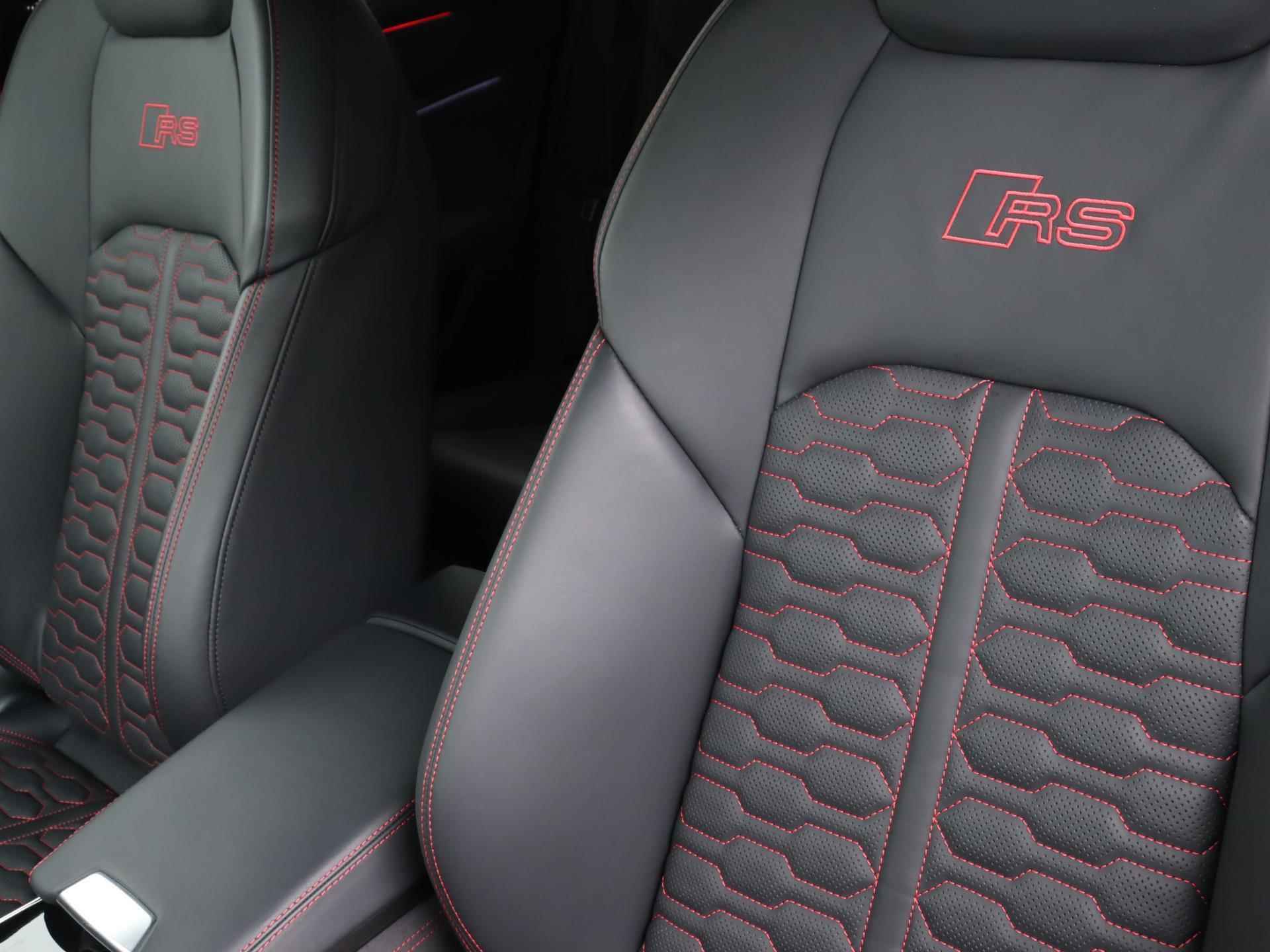Audi RS 6 Avant TFSI quattro 600 PK | Nachtzicht camera | Panoramadak | Bang & Olufsen 3D High End  | Stoelverwarming | Stoelventilatie | LED Matrix | RS Sportuitlaat | Trekhaak | Lichtmetalen velgen | Getint glas | elektrische kofferklep | - 23/47