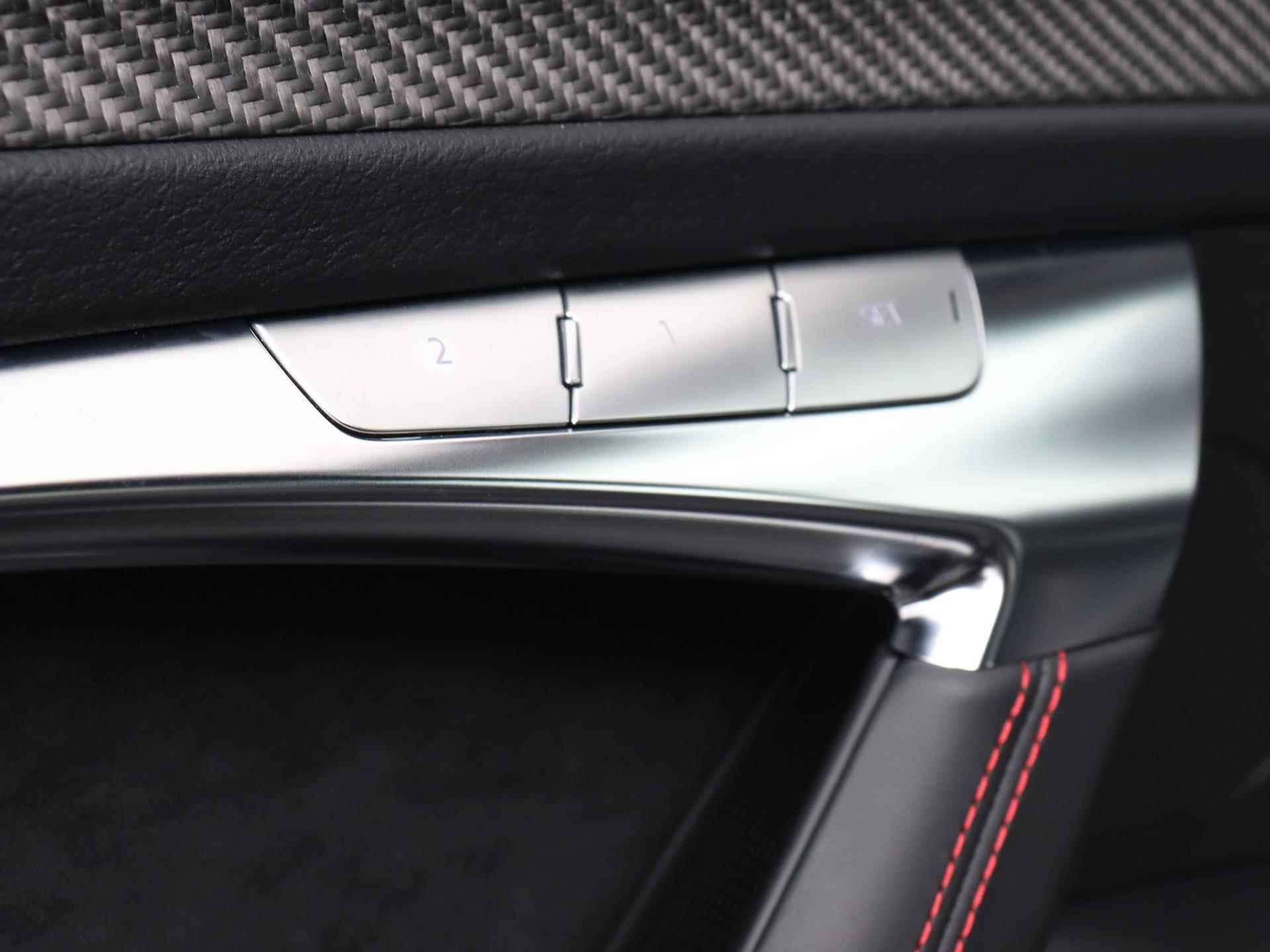 Audi RS 6 Avant TFSI quattro 600 PK | Nachtzicht camera | Panoramadak | Bang & Olufsen 3D High End  | Stoelverwarming | Stoelventilatie | LED Matrix | RS Sportuitlaat | Trekhaak | Lichtmetalen velgen | Getint glas | elektrische kofferklep | - 36/47