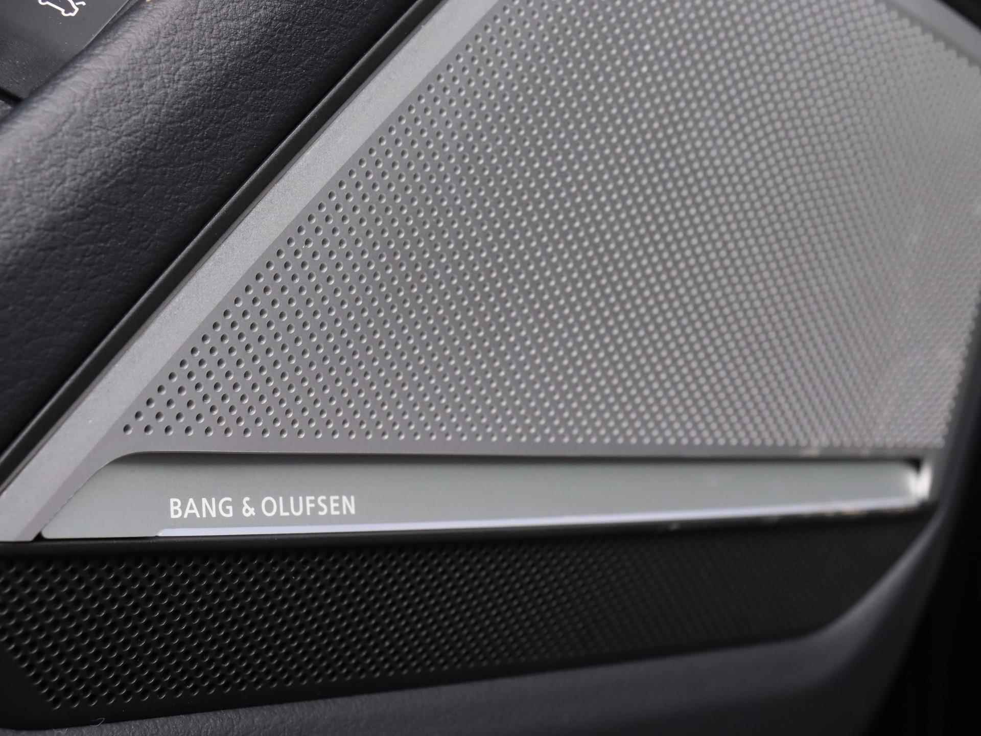 Audi RS 6 Avant TFSI quattro 600 PK | Nachtzicht camera | Panoramadak | Bang & Olufsen 3D High End  | Stoelverwarming | Stoelventilatie | LED Matrix | RS Sportuitlaat | Trekhaak | Lichtmetalen velgen | Getint glas | elektrische kofferklep | - 37/47