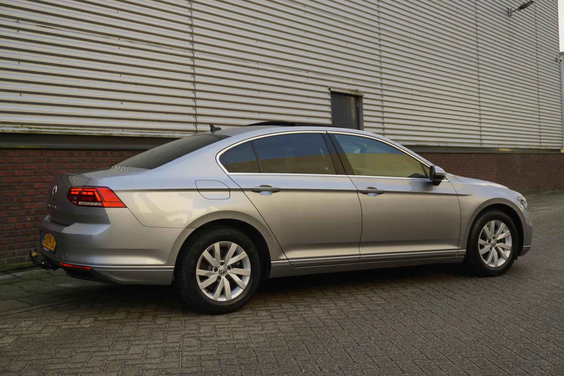 Volkswagen Passat 1.5 TSI 150PK Facelift/Panodak/Trekhaak /Rijklaarprijs!! - 30/41