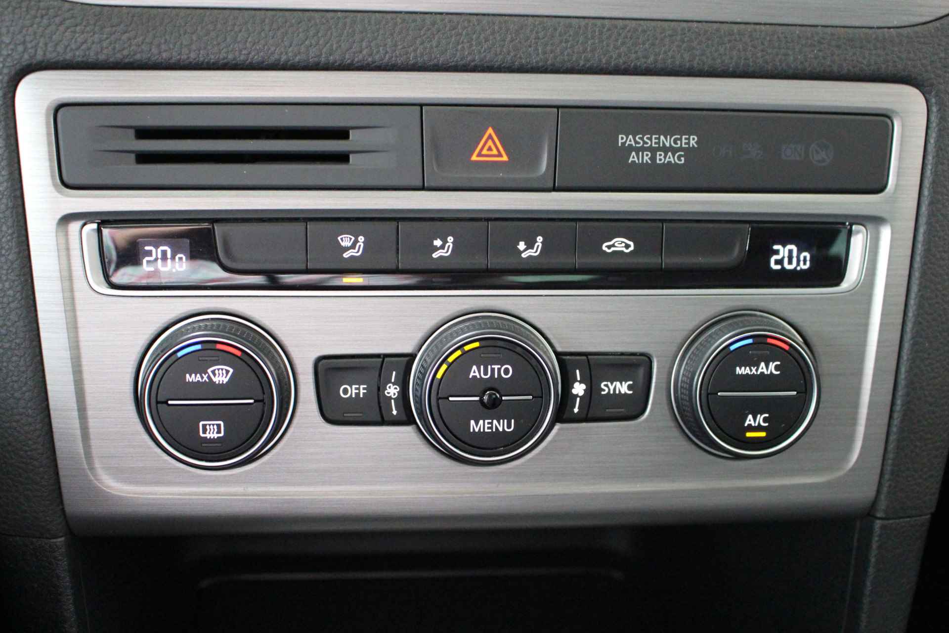 Volkswagen Golf Sportsvan 1.0 TSI Comfortline Navigatie | Trekhaak | El. inklapbare spiegels | - 20/22