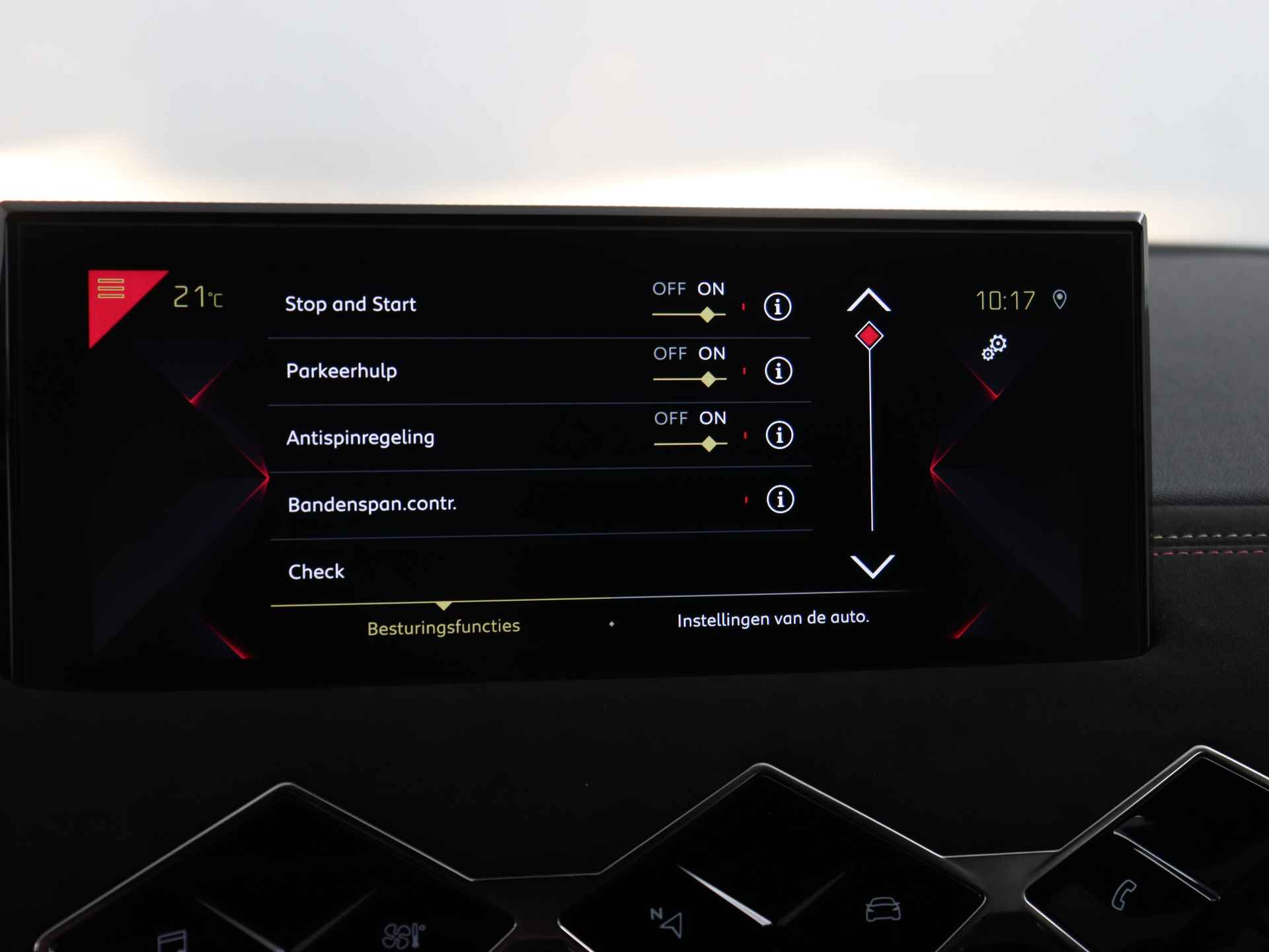 DS DS 3 Crossback 100pk Performance Line | Navigatie | Achteruitrijcamera | 17"Lichtmetalen velgen | - 16/25