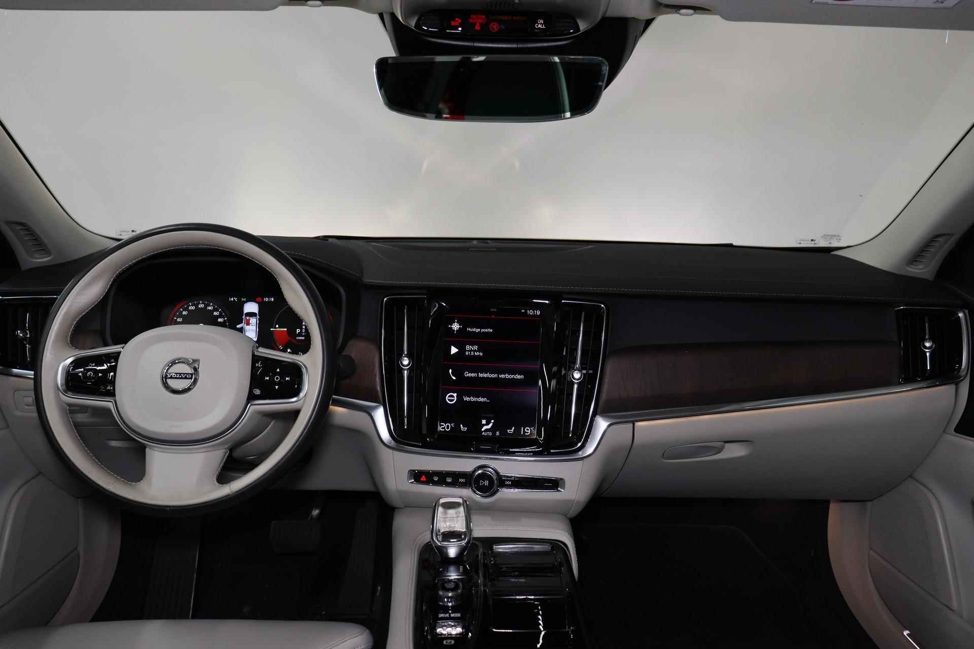 Volvo S90 T8 AWD Inscription Exclusive - Panorama/schuifdak - IntelliSafe Assist & Surround - 360º Camera - Harman/Kardon audio - Verwarmde voorstoelen, stuur & achterbank - Parkeersensoren voor & achter - Elektr. bedienb. voorstoelen met geheugen - Head up display - 19' LMV - 26/27