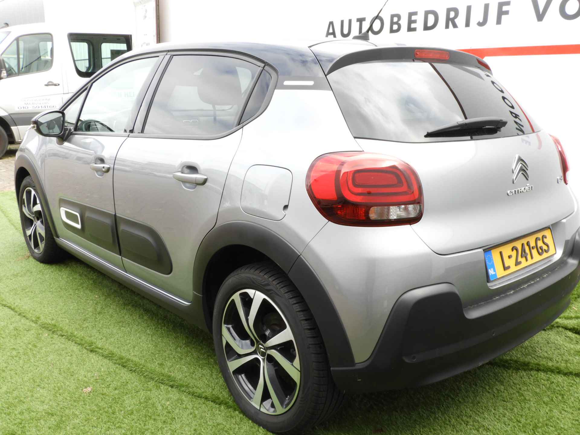 Citroen C3 1.2 PureTech automaat 110pk Shine Apple Car Play - 3/30