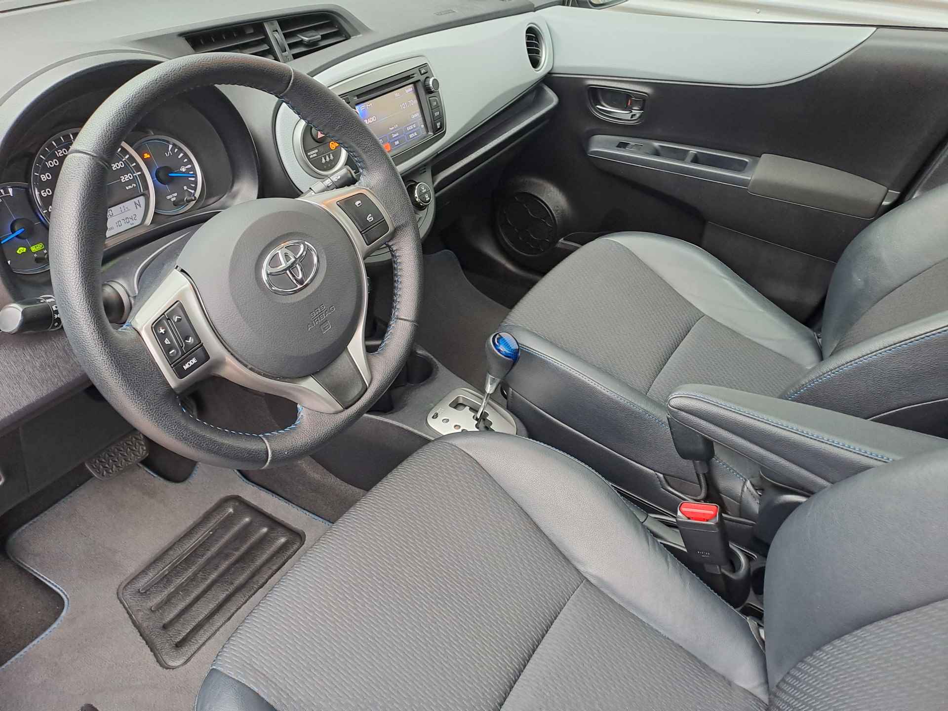 Toyota Yaris 1.5 Full Hybrid Dynamic | Automaat | Navi | Panorama Dak | Camara | Hybrid - 11/43